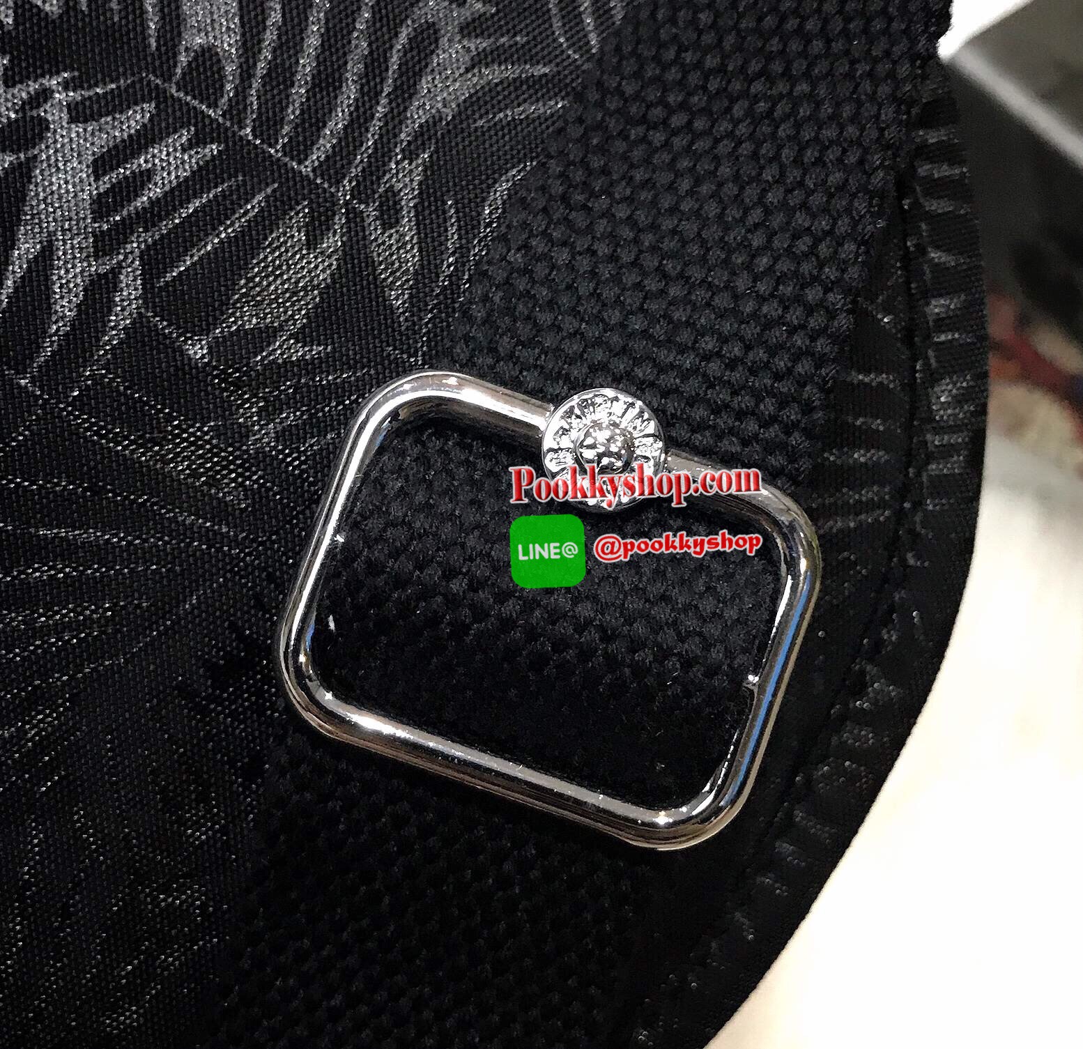 Don't Miss! KIPLING NYLON SHOULDER BAG กระเป๋าถือหรือสะพายวัสดุ Nylon + Polyester 100% เปิดปิด2ชั้นด้วยฝาปิดกระดุมเเม่เหล็กเเละซิปสะดวกใช้ หัวซิปโลโก้เเบรนด์ ด้านหน้ามี1ช่อง Pocket พร้อมสายสะพายยาวเลื่อนปรับระดับได้ถอดได้ จะสะพายไหล่หรือ Cross Body ก