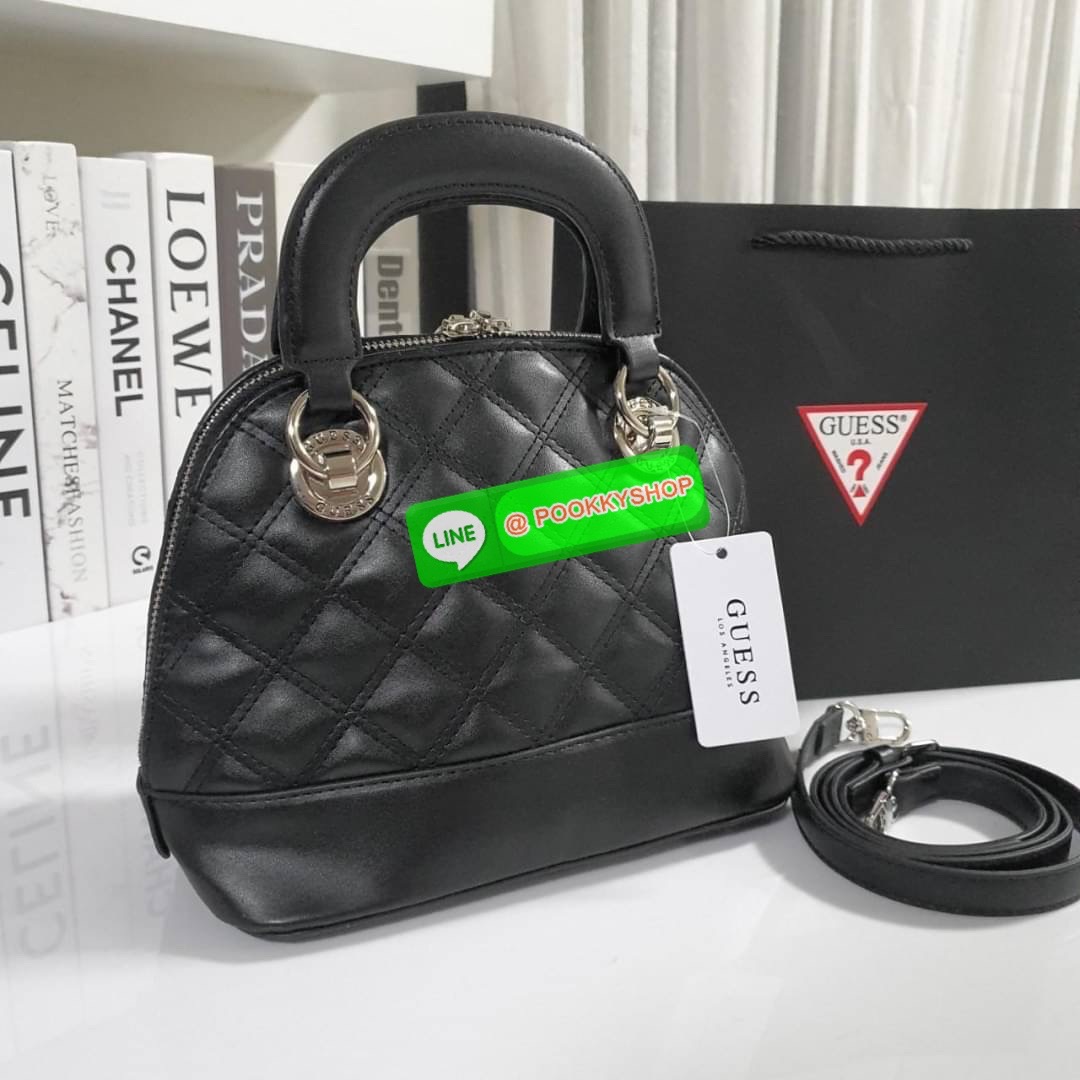 NEW ARRIVALS!! ✨ กระเป๋าถือทรงหรู GUESS CESSILY SMALL DOME SATCHEL HANDBAG วัสดุหนังสังเคราะห์นิ่มมืออะไหล่เงินทั้งใบ มีพวงกุญแจกิมมิคแบรนด์ประดับด้านหน้า เปิดปิดด้านซิปยาว ด้านในใส่กระเป๋าสตางค์ใบกลาง มือถือ ได้สะดวก พร้อมช่องซิป+ช่องใส่ของแยกให้