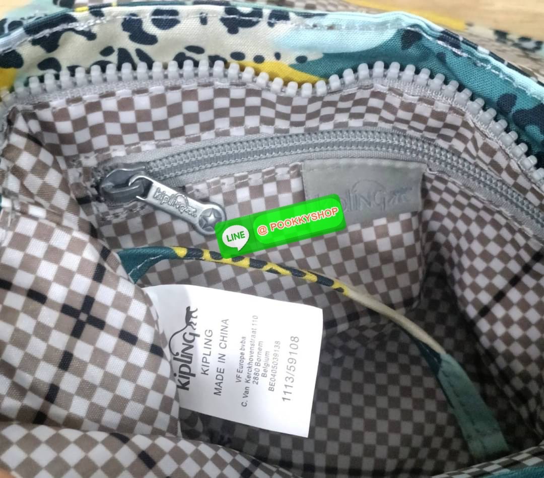 KIPLING SABIAN CROSSBODY MINI BAG กระเป๋าสะพายข้าง วัสดุ Nylon & Polyester 100% ขนาดเล็กกำลังน่ารัก เปิด-ปิดด้วยฝาปิดกระดุมแม่เหล็กและซิปแบรนด์ ด้านในทีแท็กแบรนด์