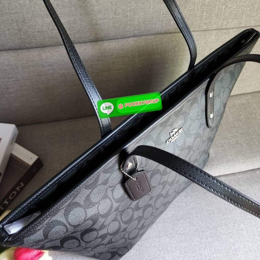 COACH CITY ZIP TOTE IN SIGNATURE COATED CANVAS (COACH F36876) กระเป๋าสะพายทรงช้อปปิ้ง ทรงสวย ทรงยอดนิยมใบใหญ่ยุของได้เยอะ หนังcanvas ลาย C Signature สายหนังแท้ สะพายขึ้นไหล่ได้สวย ใบใหญ่ ใช้งานง่าย มีซิปปิดด้านบน มีผ้าบุด้านใน มีช่องซิป