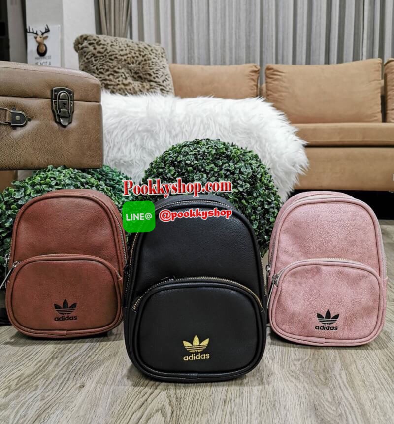 Don’t Miss! NEW ARRIVAL! ADIDAS MINI BACKPACK กระเป๋าเป้สไตล์ Sport ขนาดมินิ กำลังน่ารัก น้ำหนักเบา หนังสวยอยู่ทรงด้านหน้ามีโล้โก้และช่องซิป เปิดปิดด้วยซิปสะดวกใช้ หัวซิปแบรนด์ ภายในมีโลโก้และช่องใส่ของ มีหูจับถนัดมือ สายสะพายเลื่อนปรับระดับได้ ไอเท็มใหม่