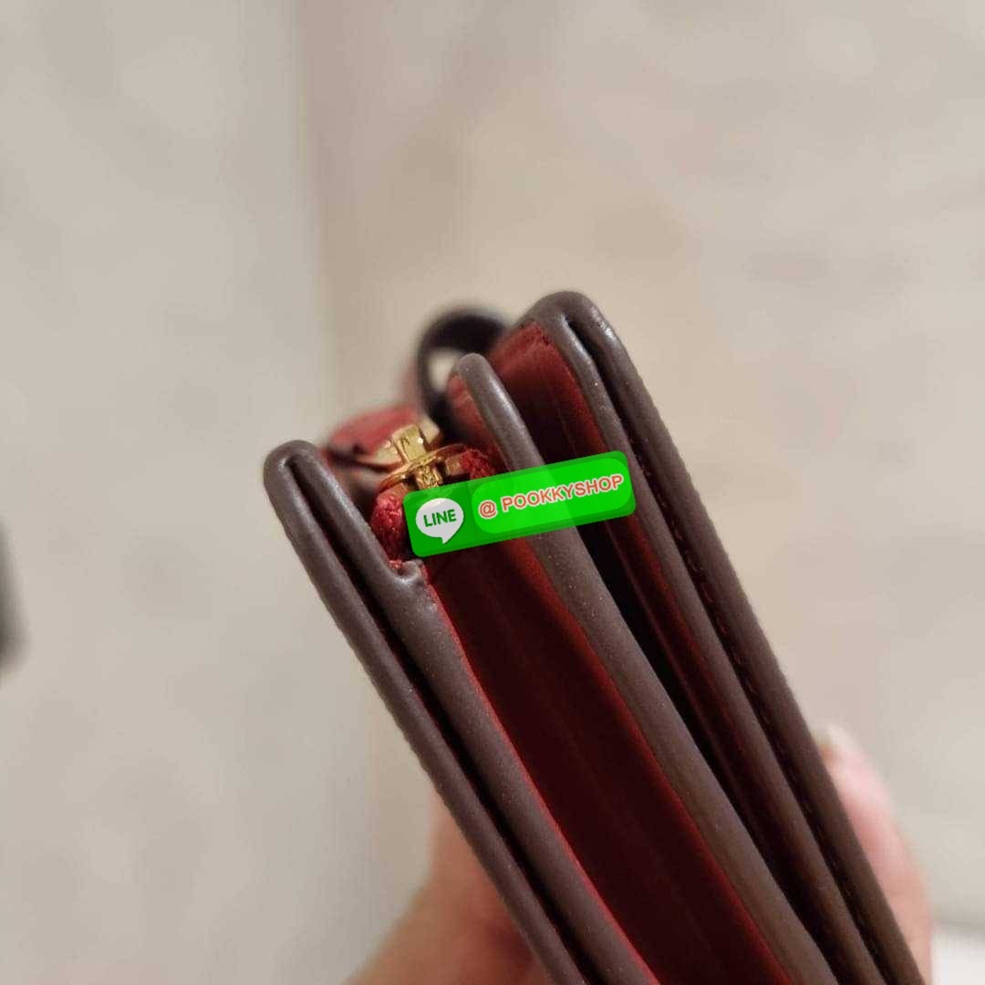 COACH C8730 MEDIUM CORNER ZIP WALLET IN SIGNATURE CANVAS WITH WILDFLOWER PRINT คอลเลคชั่นใหม่ กระเป๋าสตางค์ใบกลาง ดีไซน์ใหม่ สุดหรู คละลายพริ้นท์เต็มใบ น่าใช้ไปอีก วัสดุหนังแคนวาสเคลือบลาย ภายในมีช่องใส่บัตร ใส่ธนบัตรได้ครบ และมีช่องซิปแยก ใบจริงสวยมากๆ แ