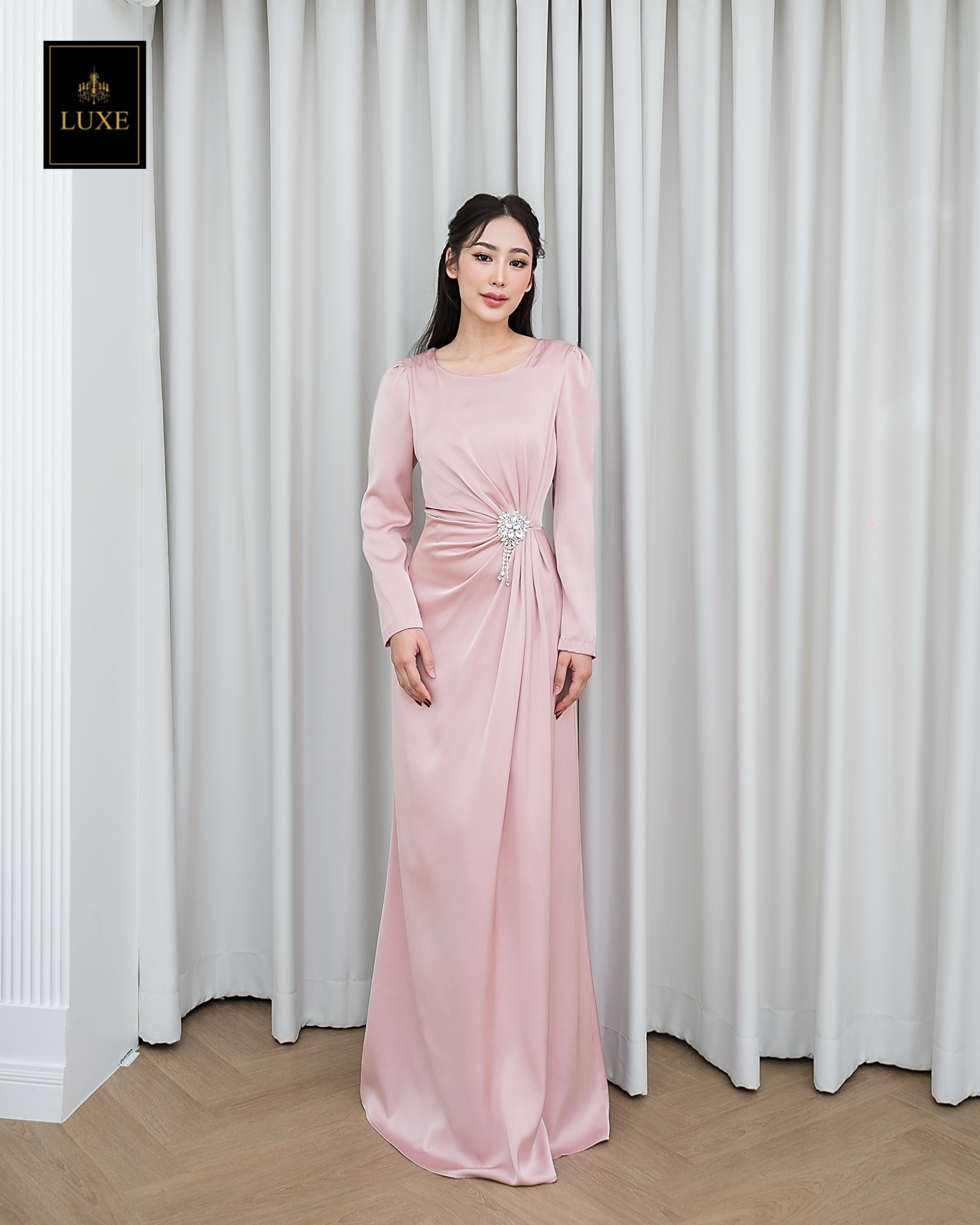 เดรสแฟชั่น แม็กซี่เดรสเสื้อคอกลมแขนยาว กระโปรงยาว ชายกระโปรงบาน