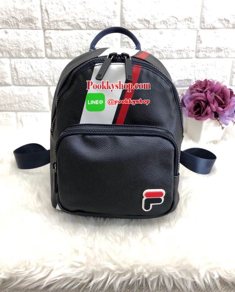 New arrival !!! FILA MEDIUM BACKPACK พร้อมส่งรุ่นใหม่ล่าสุด บอกเลยยสวยมากกกค่ะ!!! เป้ แบรนด์ Fila ที่ตอนนี้ไม่มีใครไม่รู้จักค่ะ ✔️จุดเด่น หนังต้องนิ่ม สัมผัสได้ตอนจับค่ะ ✔️สีขาว ด้านหน้าต้องเป็นงานปักเท่านั้นนะค่ะ ✔️หัวซิปตราแบรนด์ ด้