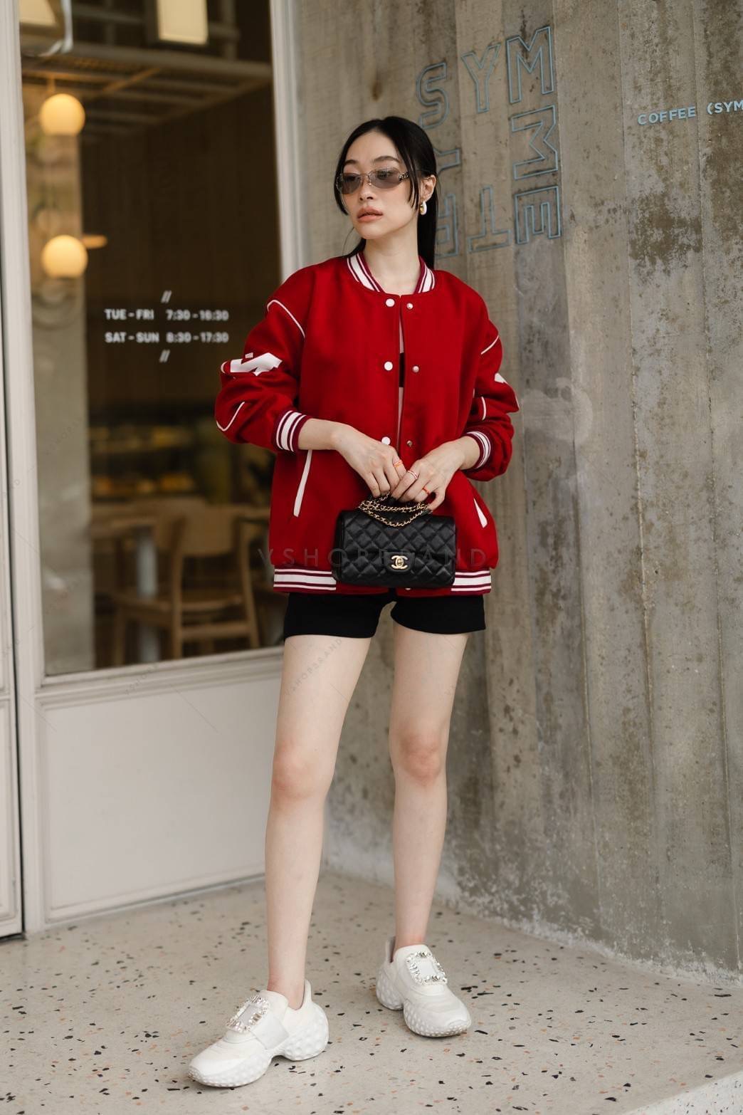 เสื้อแจ็คเก็ตเบสบอล ปักตัว M (กระเป๋าข้างใช้ได้จริง) สไตล์สาวสตรีท รุ่นนี้ผ้าเนื้อดีมากก ใส่แมทซ์กับเสื้อยืดเท่ ๆ สวยลงตัวมากค่ะ