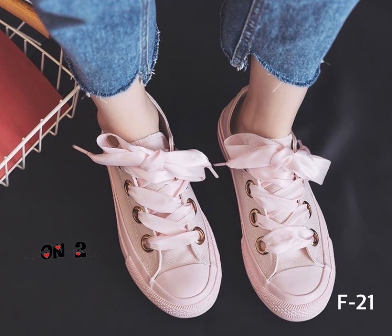 รองเท้าผ้าใบสีพาสเทลหวานงานสไตล์แบรนด์ สายริบบินผูกโบ งานน่ารักเกาหลีมากกก มี 3 สี