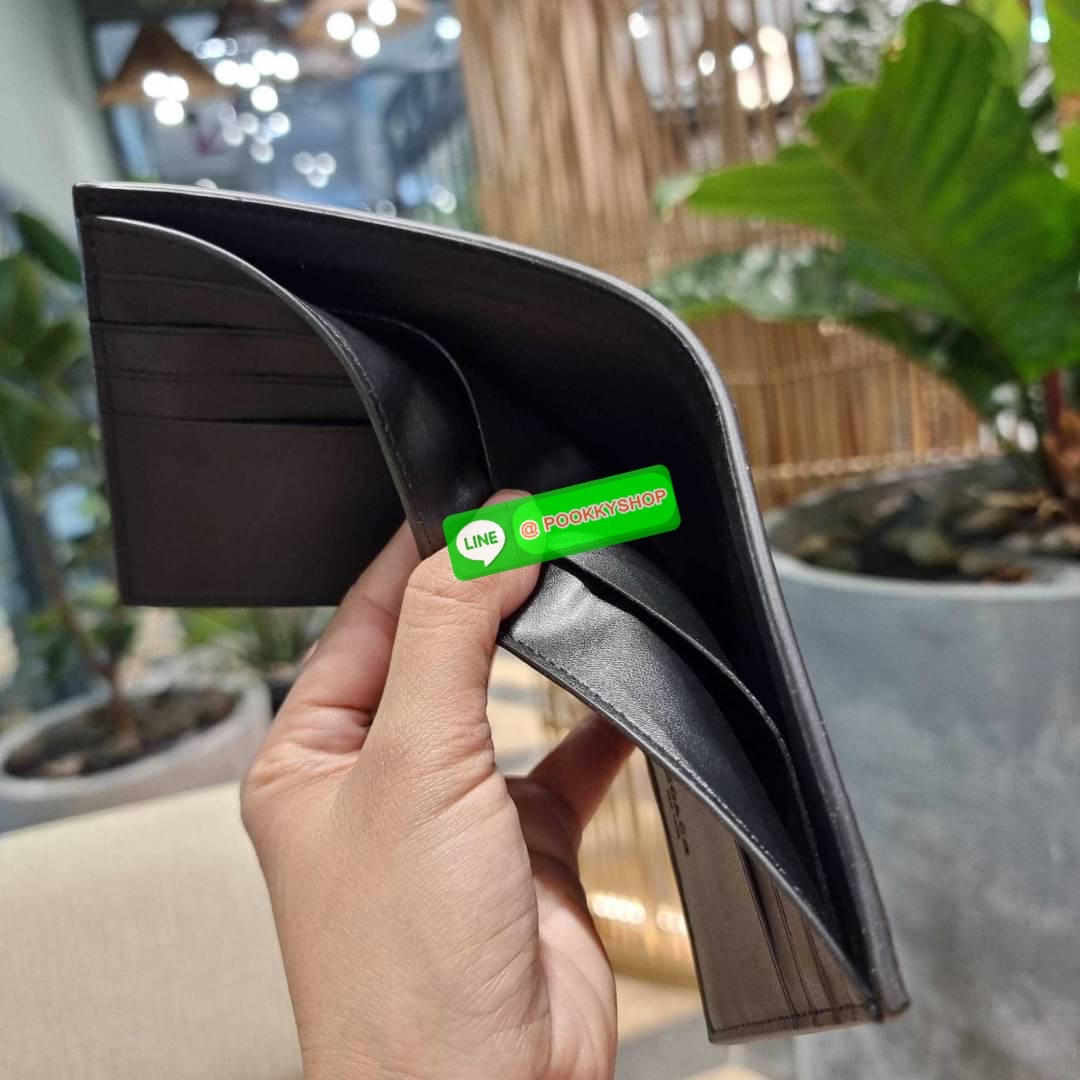 COACH F75399 COMPACT ID WALLET IN VARSITY LEATHER WITH BELT MIX GIFT BOX SET Set สุดคุ้ม!! ลิมิเต็ด!! สำหรับหนุ่มๆ ที่จับคู่เซ็ทกระเป๋าสตางค์รุ่นยอดฮิต และเข็มขัดหนัง pepble มาใน package Coach gift box คุ้มค่ามากๆ กระเป๋าสตางค์หนังวัว สวย นิ่มไปอีก ยังไม่