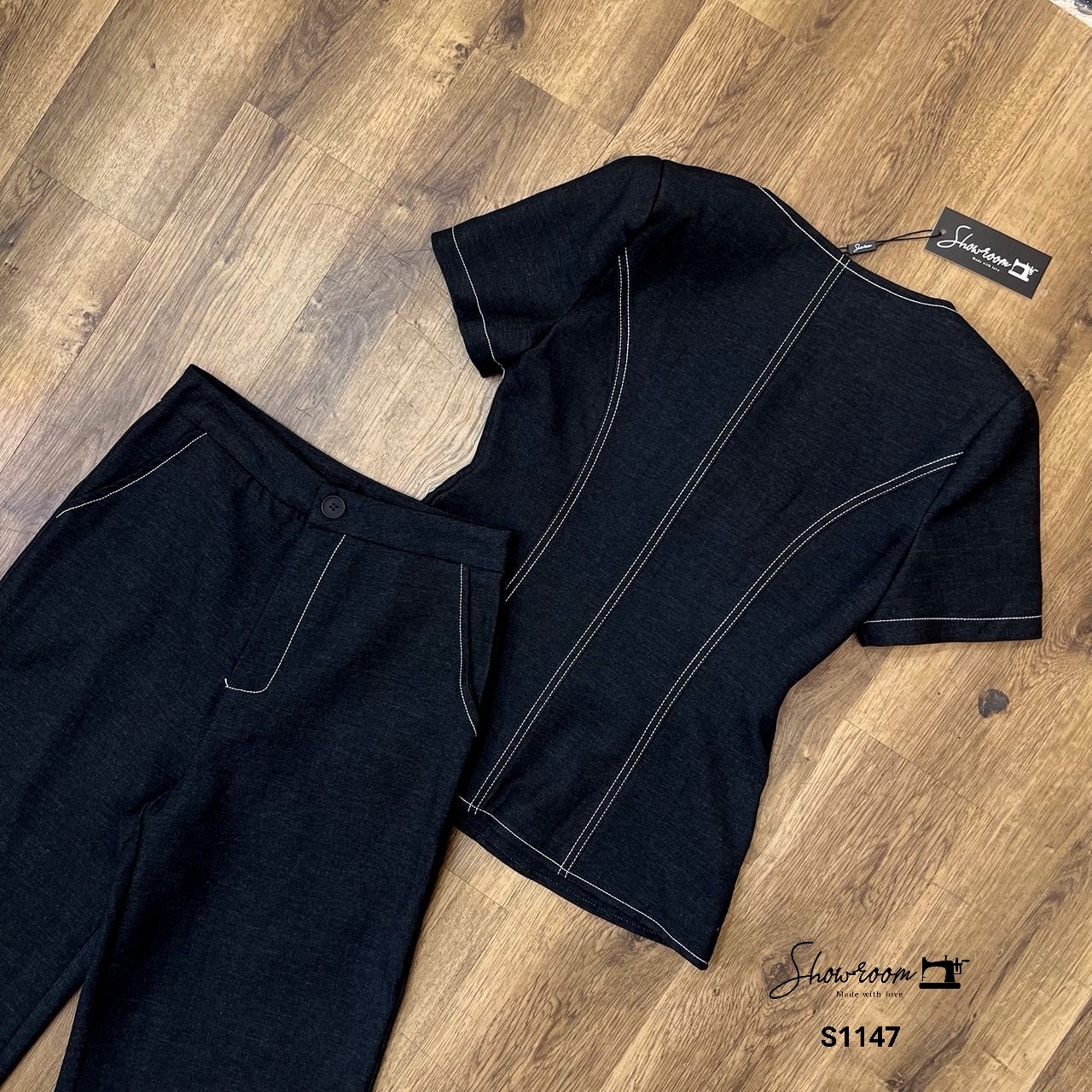 ชุดเซทแฟชั่น เซ็ตเสื้อคอเหลี่ยมแขนสั้นที่โดดเด่นด้วยกระดุมสีทองเไซน์แตกต่างกันออกไป