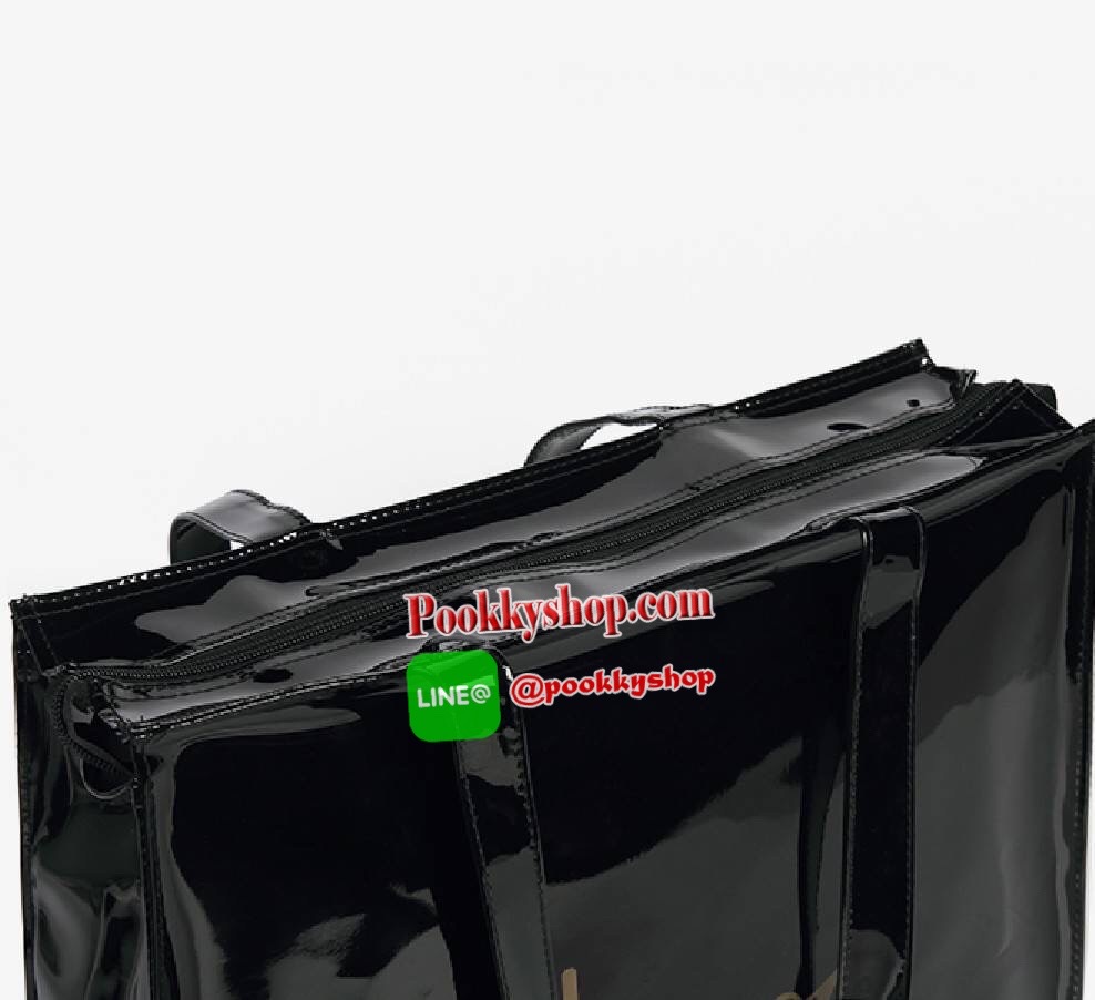 Restock พร้อมส่งแล้วค่ะ! Harrods London Top-handle Shopping Bag Large กระเป๋า Shopping Bag (Size L) แบรนด์ดังจากอังกฤษไอเท็มยอดนิยม PVC+Polyester 100% ของแท้ใบใหญ่ เนื้อหนาอยู่ทรง กันน้ำ แข็งแรง น้ำหนักเบา เปิดปิดด้วยซิปสะดวกใช้หัวซิปปั้มโลโก้แบรนด์อะไหล่
