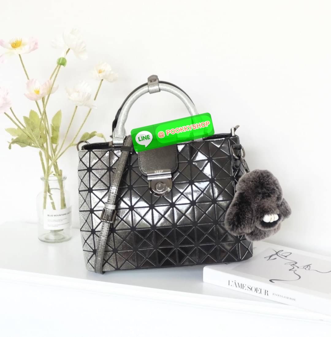 สินค้าเข้าใหม่ 𝗞𝗘𝗘𝗣 𝐀𝐋𝐈𝐙 𝗖𝗢𝗟.𝟮 ลายใหม่ ( DIAMOND PATTERN ) ทรงสวย ขายดี ขนาดกำลังดี และที่สำคัญ !! น้ำหนักเบา ไม่รอช้าทางแบรนด์เลยทำ สีใหม่มาเพิ่มลูกเล่นให้กับ