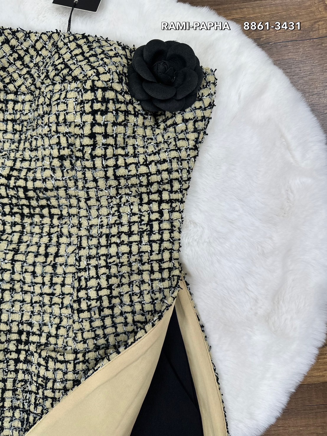 ชุดเซทแฟชั่น เสื้อเกาะอกตัวยาว เนื้อผ้าทวีตสีสวยมาก มีกระเป๋าหน้าใช้งานได้จริงทั้งสองด้าน