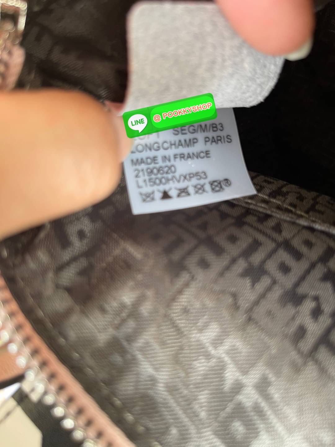 Longchamp Year of OX LE PLIAGE CUIR TOP HANDLE BAG XS Celebrate 2021! ต้อนรับปีวัวด้วยคอลเล็คชั่นพิเศษ วัสดุหนังเมทิส (Metis) หรือหนังแกะเนื้อนุ่มมาพร้อมหูจับขนาดสั้นเหมาะถนัดมือ กระเป๋าทรงไอคอนนิกพร้อมลวดลาย animation สุดน่ารักตรงยุคสมัย เอาใจผู้ที่ชื่นช