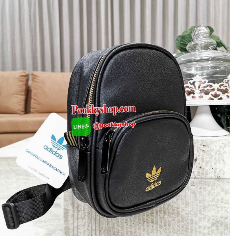 Don’t Miss! NEW ARRIVAL! ADIDAS MINI BACKPACK กระเป๋าเป้สไตล์ Sport ขนาดมินิ กำลังน่ารัก น้ำหนักเบา หนังสวยอยู่ทรงด้านหน้ามีโล้โก้และช่องซิป เปิดปิดด้วยซิปสะดวกใช้ หัวซิปแบรนด์ ภายในมีโลโก้และช่องใส่ของ มีหูจับถนัดมือ สายสะพายเลื่อนปรับระดับได้ ไอเท็มใหม่