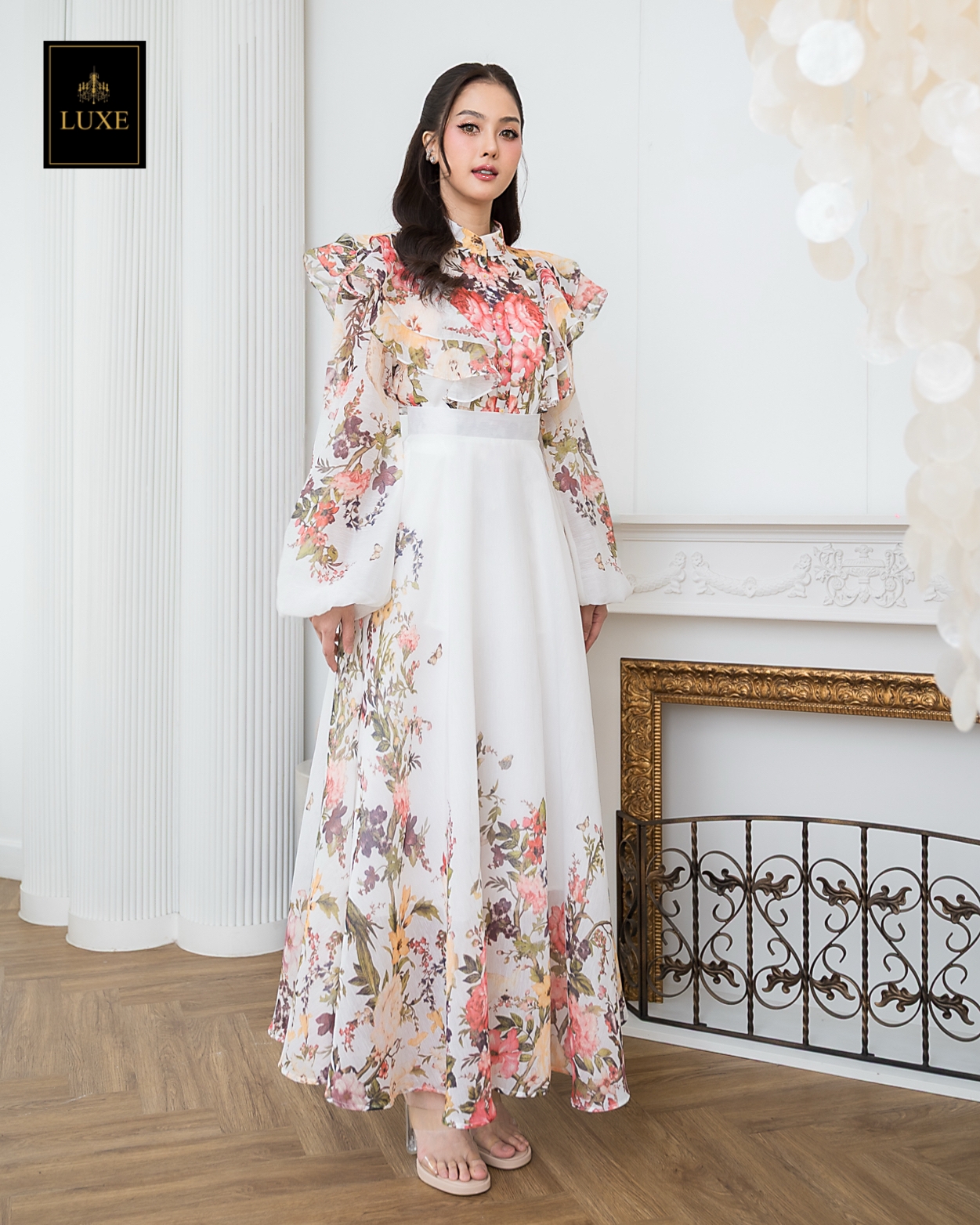 ชุดเซทแฟชั่น เซ็ตเสื้อคอกลมแขนยาว+กระโปรงยาว แต่งระบายตัวเสื้อหน้าและหลัง