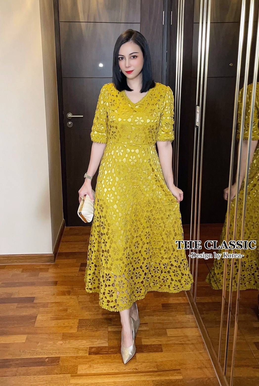 เดรสแฟชั่น เดรสลูกไม้ยาว ใช้ผ้าลูกขึ้นลายดอกไม้ เนื้อแน่นอย่างดีมีน้ำหนัก