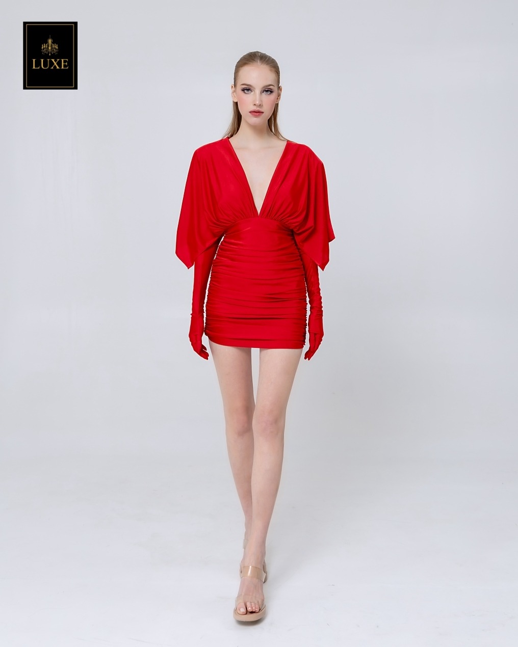 เดรสแฟชั่น เดรสกระโปรงเข้ารูป เสื้อคอวีแขนในตัว มาพร้อมถุงมือยาว