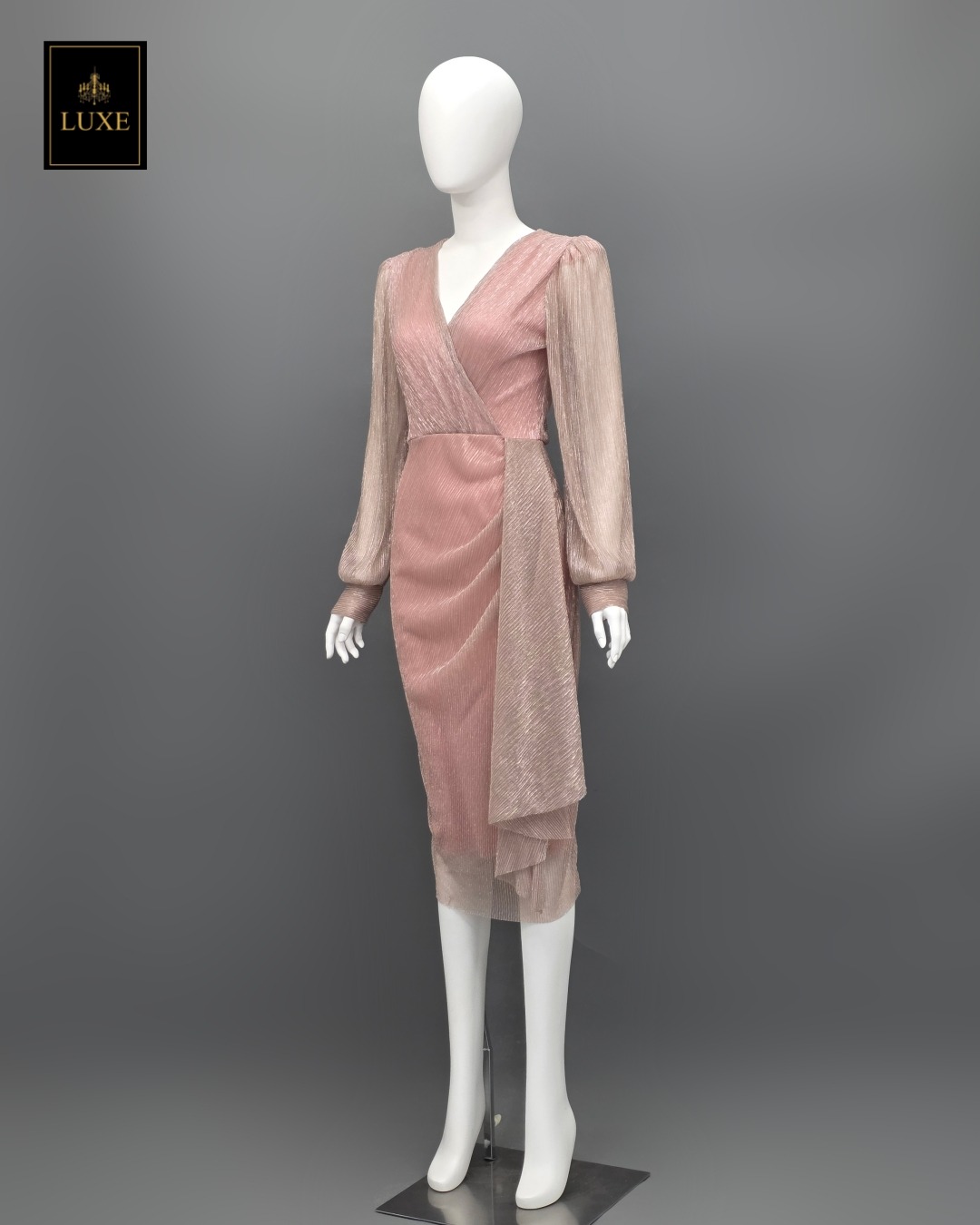 เดรสแฟชั่น เดรสเสื้อคอวีป้ายแขนยาว กระโปรงทรงสอบจับเดรปข้างลำตัว