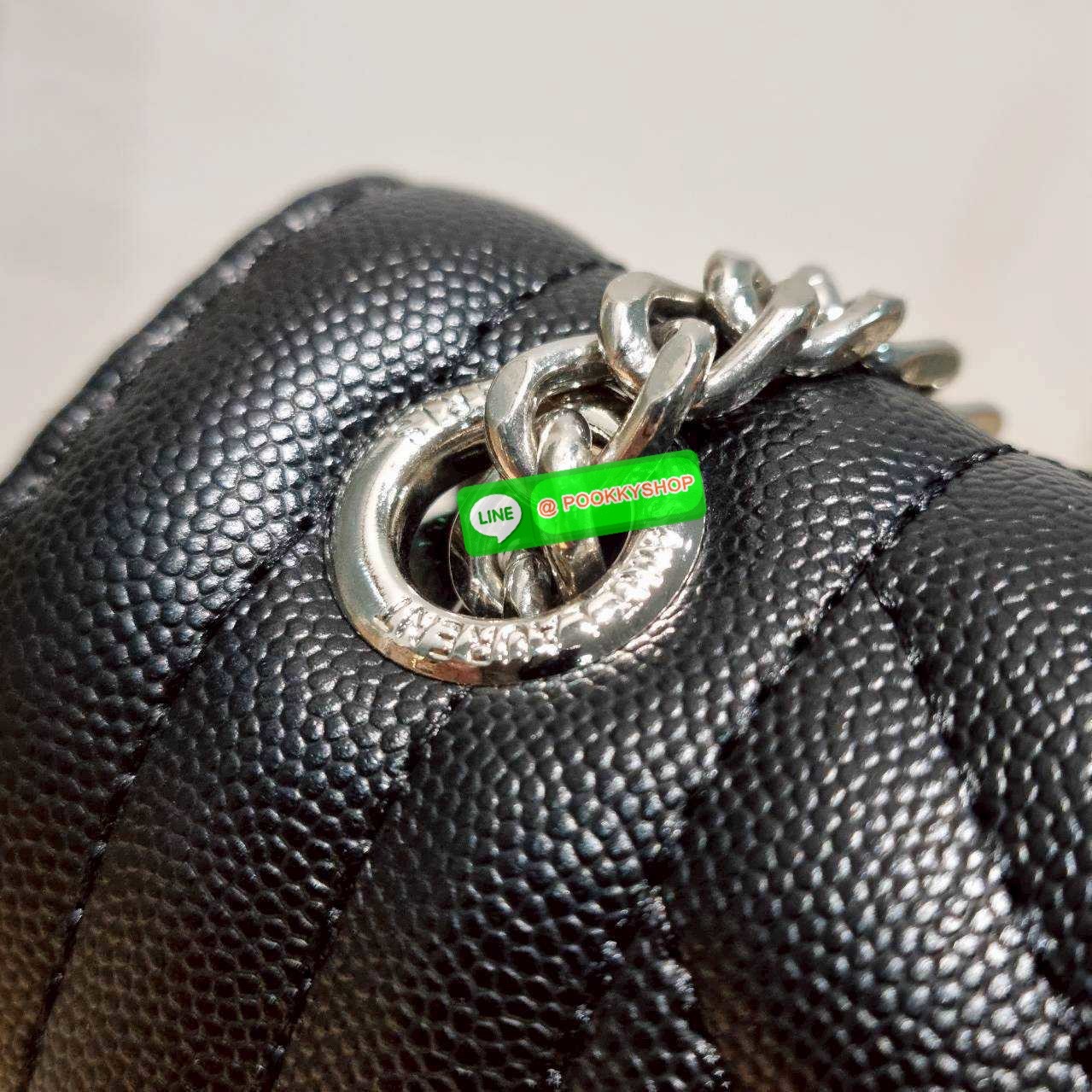 🔆 Model YSL envelope medium shoulder bag กระเป๋าสะพายไหล่สุดฮอต จากเคาน์เตอร์ dutyfree ทรง envelope ดีไซน์เรียบหรู ดูติดแกลมสุดๆ โดดเด่นด้วยโลโก้ด้านหน้า เพิ่มดีเทลความผู้ดี ใช้งานง่ายเพียงแค่เปิด-ปิดด้วยกระดุมแม่เหล็ก ภายในแบ่งสัดส่วนได้ดี มีช่อง