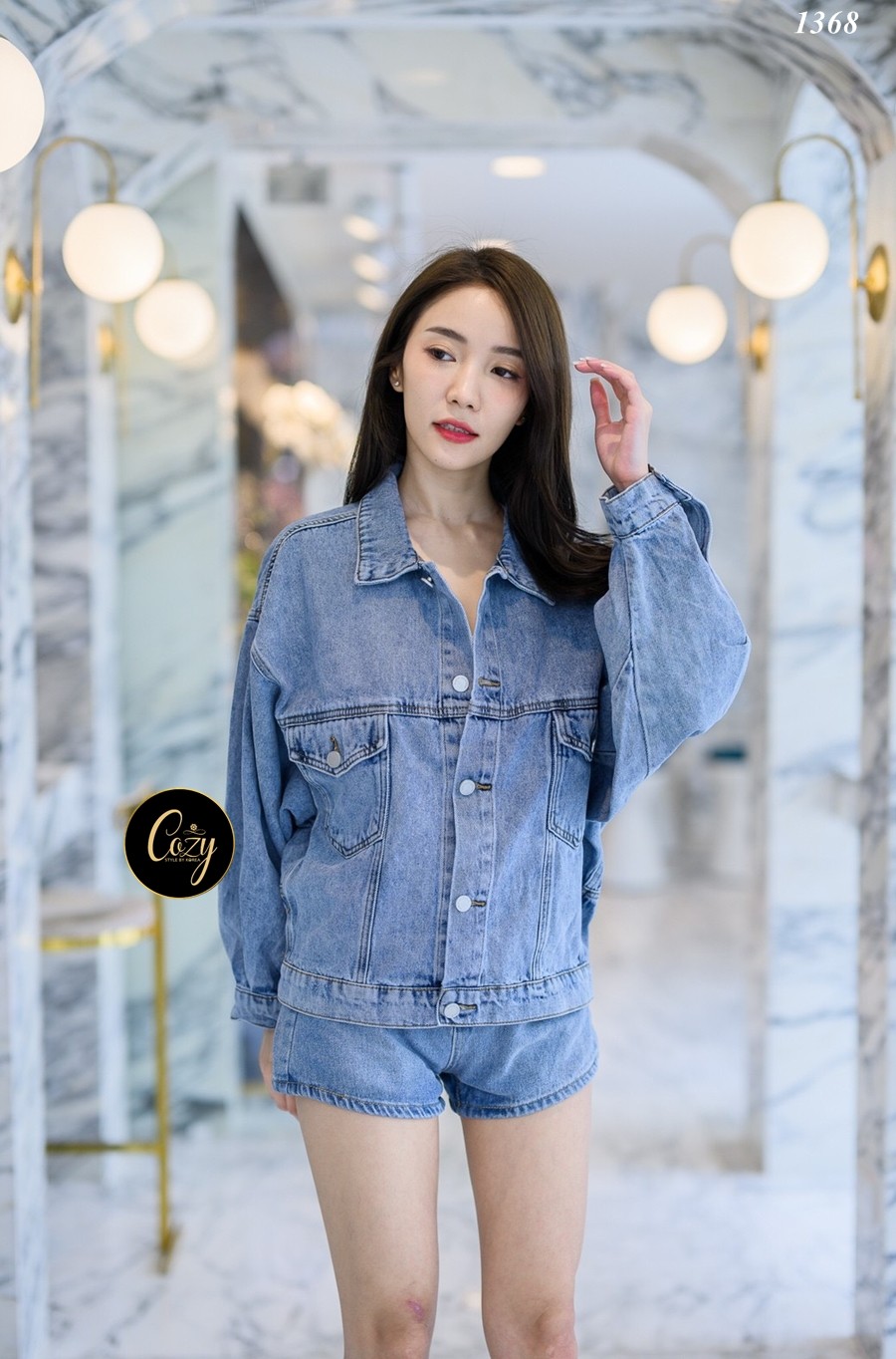 เสื้อแฟชั่น เสื้อยีนส์ฟอกผ้านิ่มแขนยาวติดกระดุมเงินปั๊มสีเงินปลายแขน อกผ่าหน้าติดกระดุมปั๊มเงิน 5 เม็ด