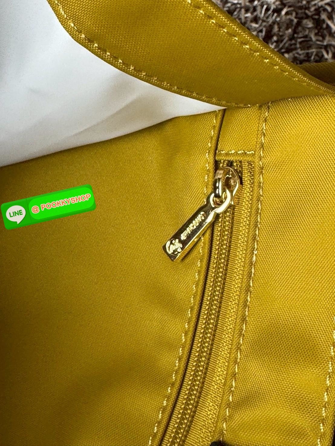 LONGCHAMP Cabas Tote bag L กระเป๋าโท้ทขนาดใหญ่ใช้ในชีวิตประจำได้หลายรูปแบบ ช่วยเพิ่มบุคลิกด้วยความสง่างาม มีกระดุมสแน็ปที่ปากกระเป๋า วัสดุไนลอนอันเป็นเอกลักษณ์ที่มีความยืดหยุ่นและน้ําหนักเบา