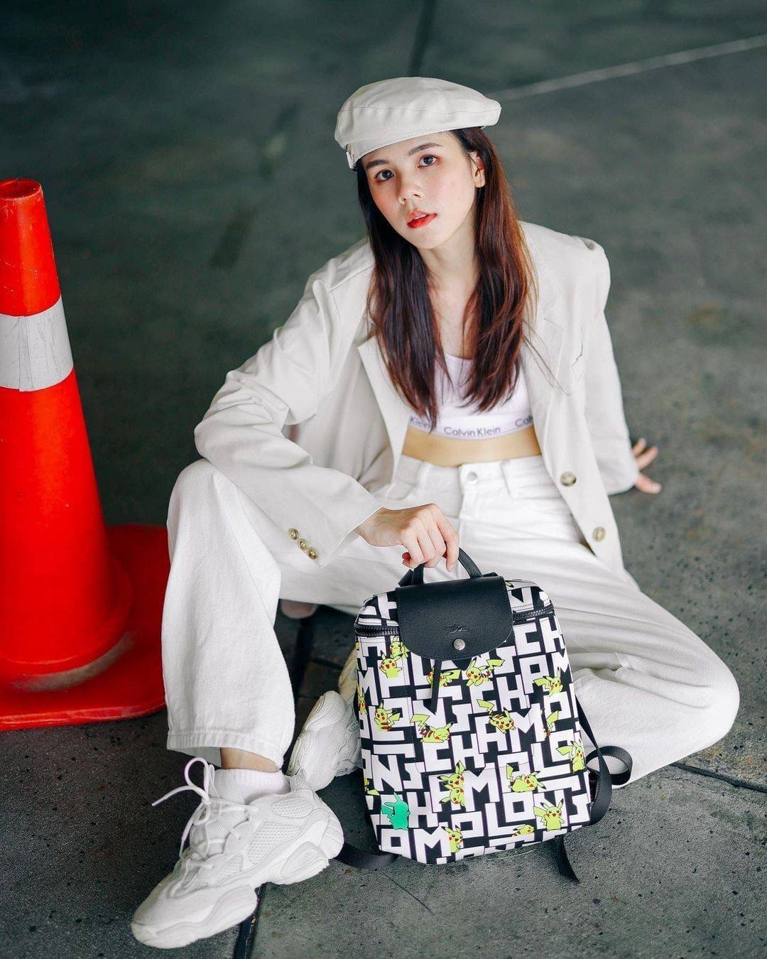 LONGCHAMP LE PLIAGE COLLECTION POKEMON BACKPACK เป้สะพายสไตล์ Le pliage ที่มี "ปิกาจู" ไปวิ่งเล่นอยู่บนกระเป๋าที่ออกมาเป็นซีรีส์ซะเลย