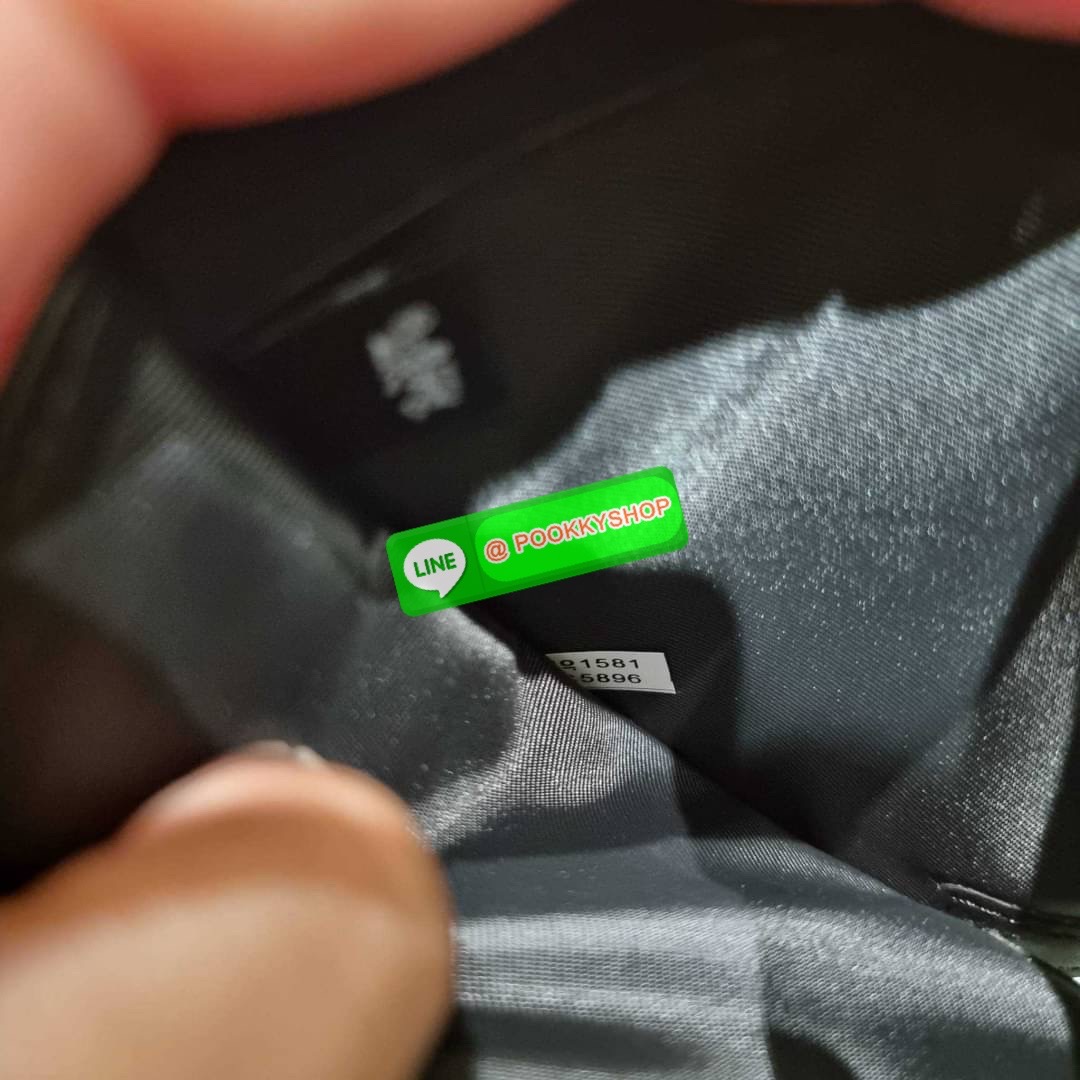 COACH C5896 MEDIUM CORNER ZIP WALLET IN SIGNATURE LEATHER คอลเลคชั่นใหม่งานหรู งานดูแพง จัดให้เลย!! กระเป๋าสตางค์ใบกลาง ดีไซน์ใหม่ สุดหรู แค่เห็นก็ต้องเลิฟ ถือใช้ขับผิวทุกสี วัสดุหนังแท้ปั๊มลายนูนสวยคม ภายในมีช่องใส่บัตร ใส่ธนบัตรได้ครบ และมีช่องซิปแยก ใบ