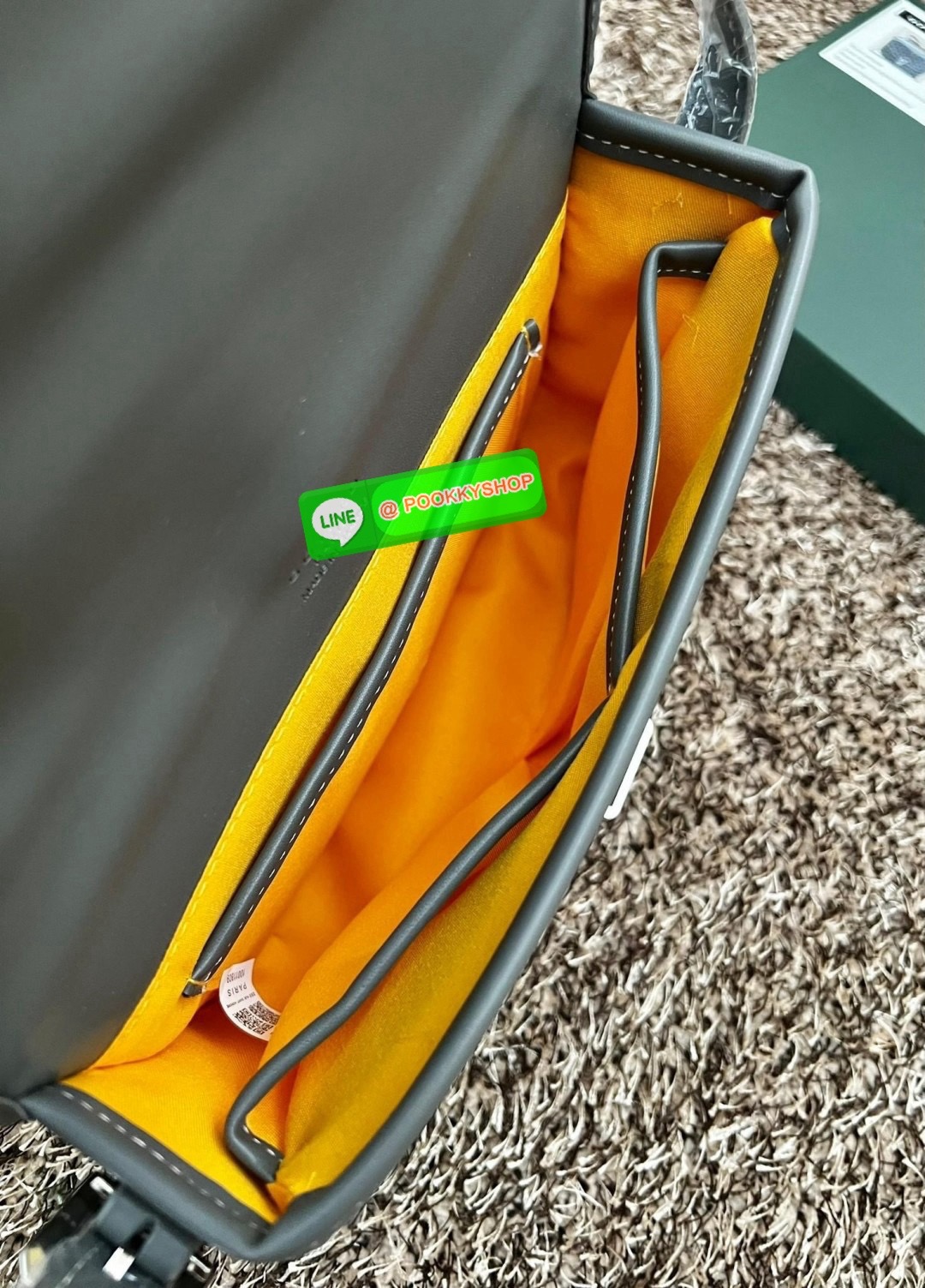 NEW NEW NEW จะเลิกฮิตกันกี่โมงค่าสำหรับรุ่นนี้ GOYARD BELVEDERE PM พร้อมส่ง! ได้ราคาดีมา จำนวนจำกัดค่ะ! 💌กระเป๋าสะพายข้างหรือครอสบอดี้ร์ หนังแท้สวย หนังมีความนิ่มในตัว น้ำหนักเบา ตอบโจทย์ได้ดีในทุกๆวันค่ะ 💌เปิด-ปิดกระเป๋า แบบตัวสอดด้านหน้า