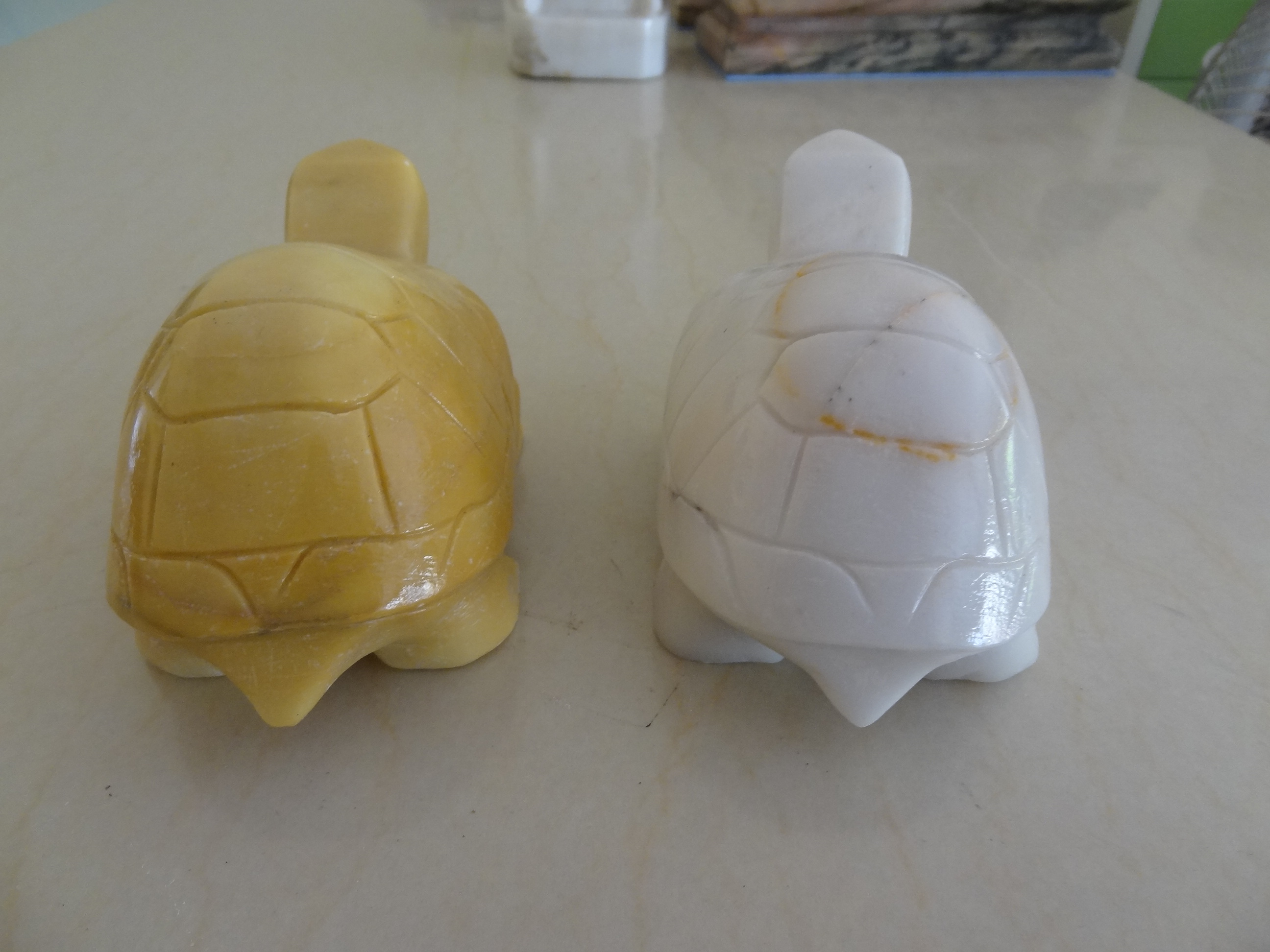 เต่า เงิน เต่า ทอง หินอ่อน ขนาดสูง 5 เซนติเมตร กว้าง 10 เซนติเมตร 1ตัว