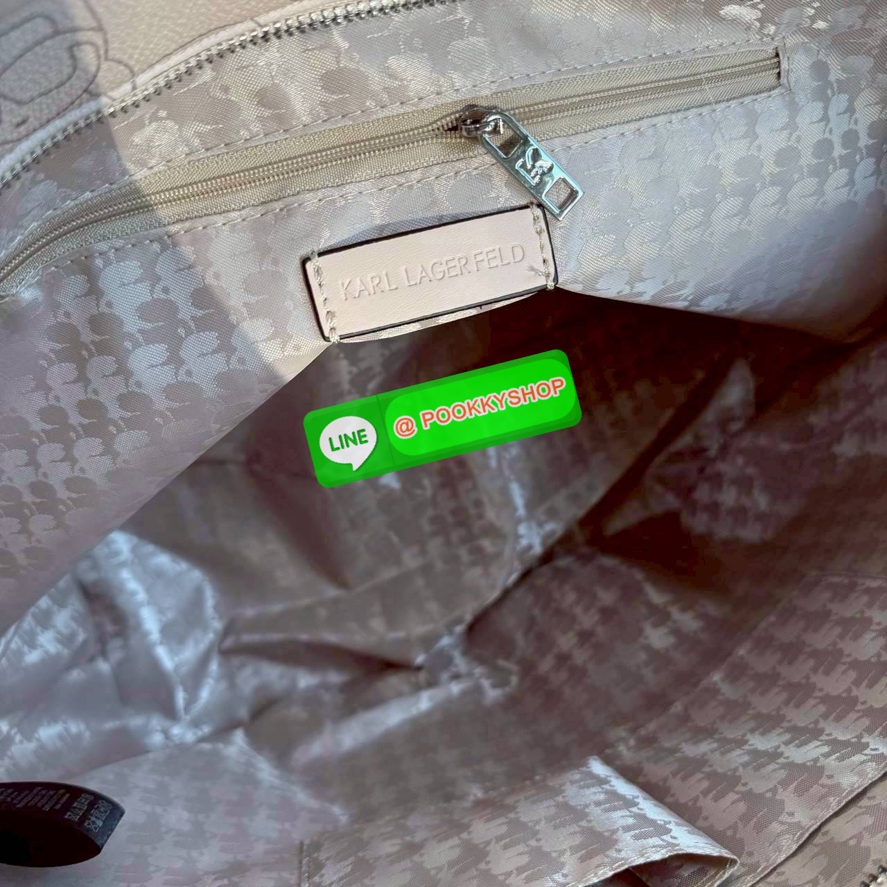 กระเป๋า Karl Lagerfeld Tote Bag งานสวยสุดๆ มาพร้อมพวงกุญแจ สุดน่ารัก