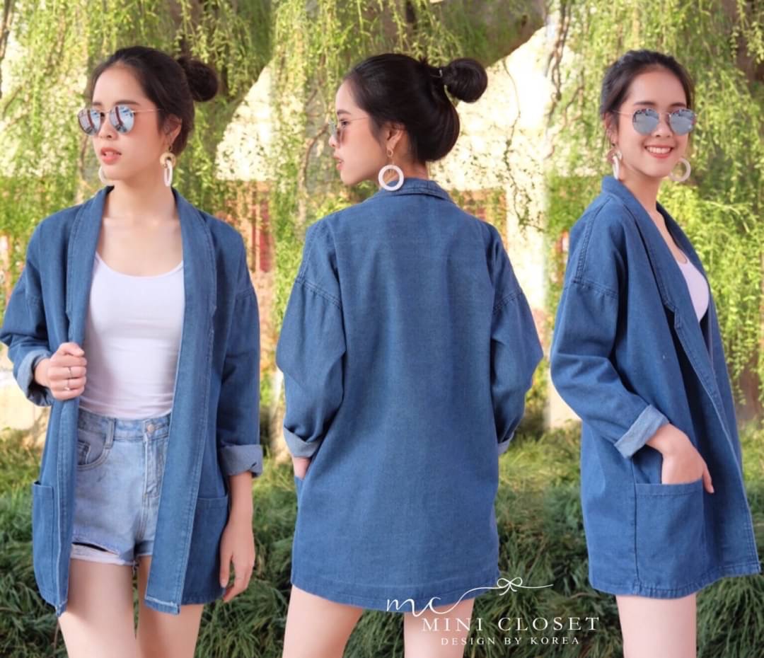 👾Lady Denim Blazer👾 รุ่นนี้ที่ต้องมี เสื้อคลุมยีนส์แพตเทิ้นสวย ใส่คลุมกันแดด กันหนาว ใส่ขึ้นเครื่อง เดินทาง ได้หม๊ดด ความยาวคลุมสะโพก เริ่ด