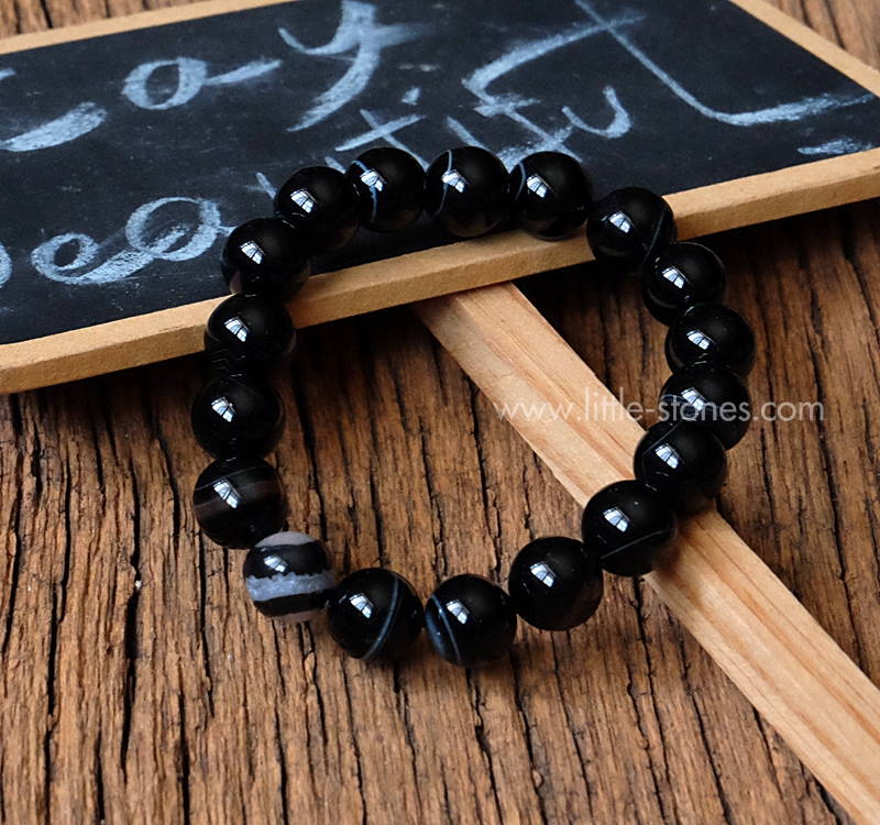 ++ Black Agate - แบล็คอาเกต สีดำทึบ ติดลายขาวเล็กน้อย เม็ดกลมขนาด 10 mm ++