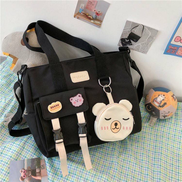 รุ่นใหม่ พร้อมส่ง!!!!!!! Miki Bear cross bag (BP) คุ้มมาก ช่องเยอะมากถึงมากที่สุด แถมฟรี! พวงกุญแจหมีเป็นซิป ใส่บัตรใส่เหรียญได้ ถอดออกแยกใช้งานได้ เนื้อผ้ากันน้ำด้วยนะ