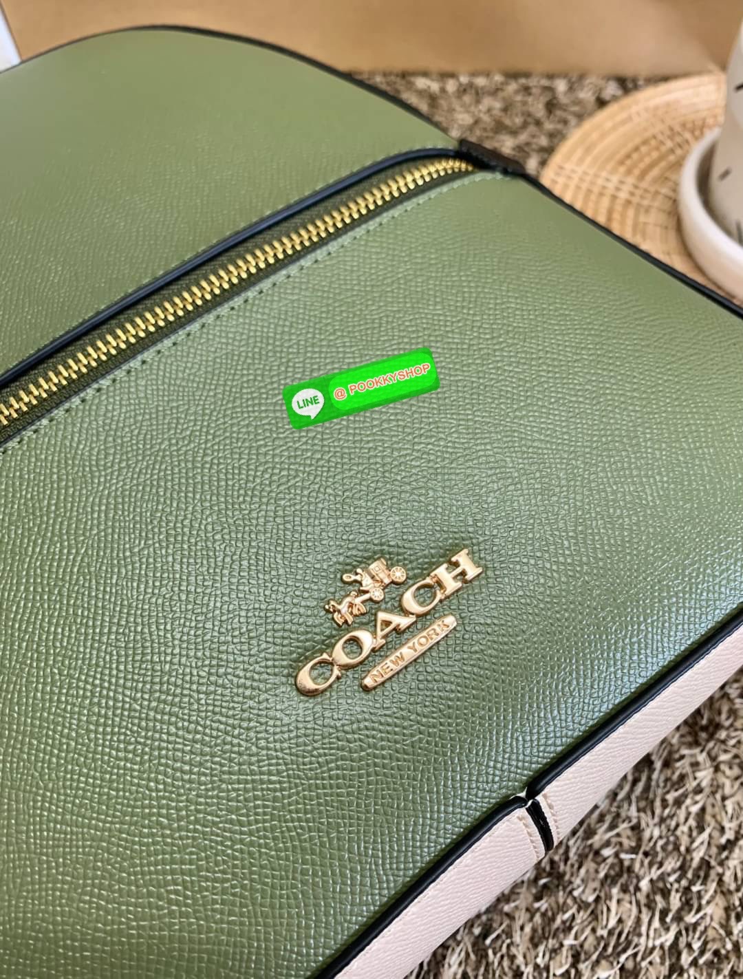 COACH JORDYN BACKPACK ((C2732//76623)) 🌹🌹ไม่มียังไงไหว ต้องบอกว่าน้องสวยมากๆค่า! กระเป๋าสะพายหลังแบบมีหูหิ้ว หนังแแท้ ลายหนังสวยน่าใช้มากค่ะ ด้านหน้ามีช่องซิปใส่มือถือหรือของจุกจิกลงไปได้ค่ะ เปิด-ปิดกระเป๋าแบบซิปคู่ห้อยหนัง ภายในกว้างใส่สั