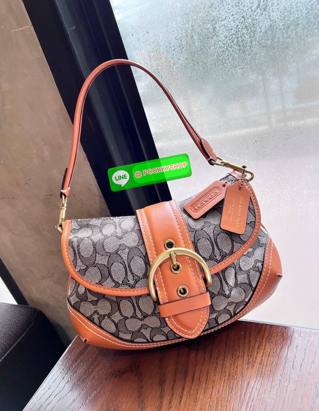 🌟NEW ARRIVAL! วินเทจสุดๆ ใช้กี่ครั้งก็ไม่เบื่อ สวยมากๆค่ะ COACH THE SOHO FLAP LIMITED RE-EDITION!! 💌พร้อมส่ง มาค่าห้ามพลาดคลาสสิค แมทได้กับทุกชุด! 📌รุ่นนี้ต้องมีป้ายแบรนด์Limitedห้อยมาด้วยนะคะ วัสดุJacquard +หนังแท้สวยงาม เปิด-ปิดก