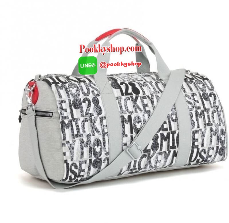 Kipling Disney's 90 Years Of Mickey Mouse Duffel Bag (TAGALONG) กระเป๋าถือใบใหญ่ ด้านหน้าและด้านข้างมีช่องซิปใส่ของจุกจิก เปิดปิดด้วยซิปเดียวด้านบน ใบใหญ่ ใส่เสื้อผ้าออกทริป เล่นกีฬาได้หลายชุด มาพร้อมสายสะพาย ใบเดียวทั้งเที่ยว ทั้งเล่นกีฬา ห้ามพลาดนะ