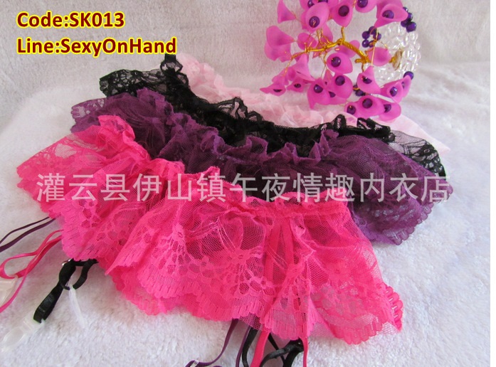 สายรัดถุงน่อง Stocking แต่งระบายลูกไม้ สีม่วง พร้อมG-string ในตัว