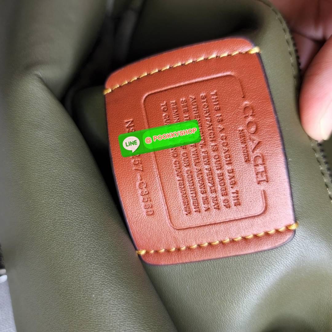 COACH Pillow Madison Shoulder Bag With Quilting (COACH C8560) สวยหรูมงลงมากแม๊ กระเป๋าสะพายข้าง คอสบอดี้ หรือสะพายไหล่คู่ สายโซ่สวยหรู วัสดุหนังแท้นิ่มมือ สัมผัสแล้วรับรองหลงเลยคะ ตัวล็อคแบบ Turnlock มีซับในผ้า ภายในช่องโล่ง มีช่องซิปแยก ด้านหลังกระเป๋ามี