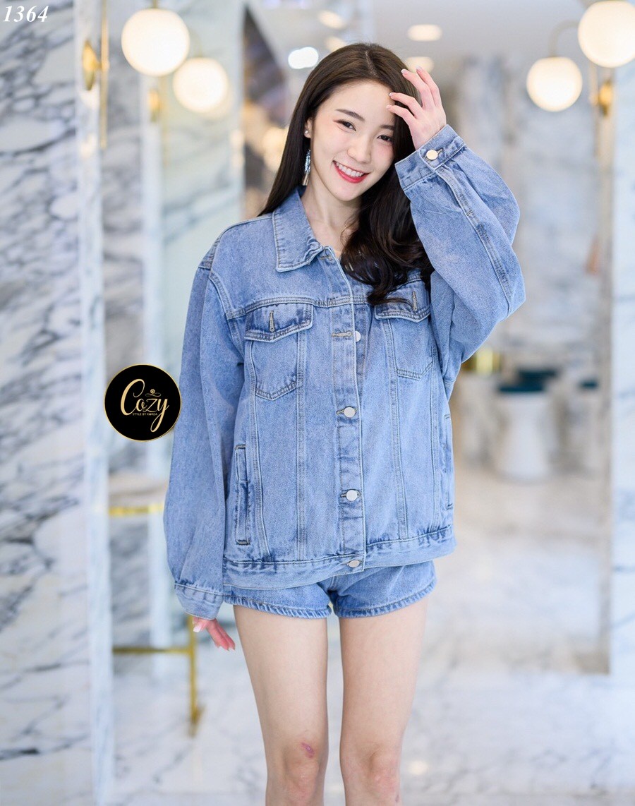 เสื้อแฟชั่น เสื้อยีนส์ฟอกแขนยาว Oversize กระดุมปลายแขน อกผ่าหน่ากระดุมเงิน 5 เม็ด