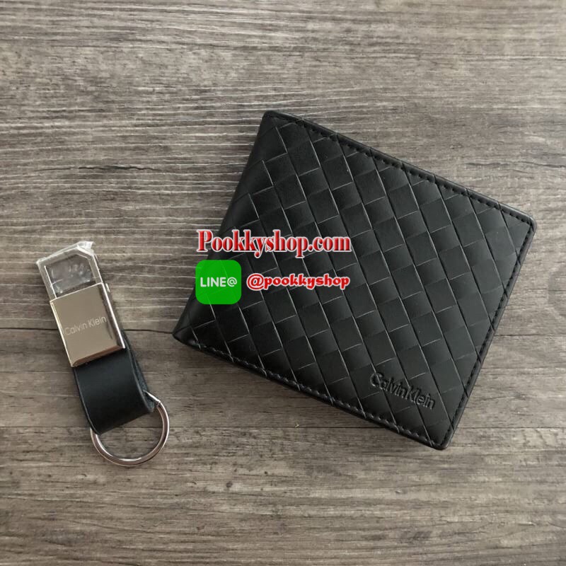 Calvin Klein Leather Credit Card Fold with Metai Clio Key Fob Set กระเป๋าสตางค์ใบสั้น Set สุดคุ้มมอบให้เป็นของขวัญหรือใช้เองก็แนะนำค่ะ