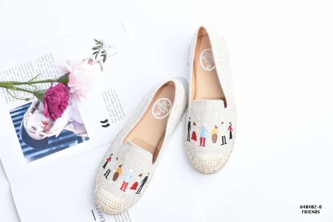 สินค้าขายดี พร้อมส่ง รองเท้า slip on งานขายดีมาแล้วจ้า ขายดีตลอดกาล จะใส่เดินทาง หรือไปเที่ยวก็ได้ค่ะ งานสวย แม่ค้าคอนเฟริม ห้ามพลาดเลยจ้าตัวนี้แนะนำ อย่าช้ารีบเลย