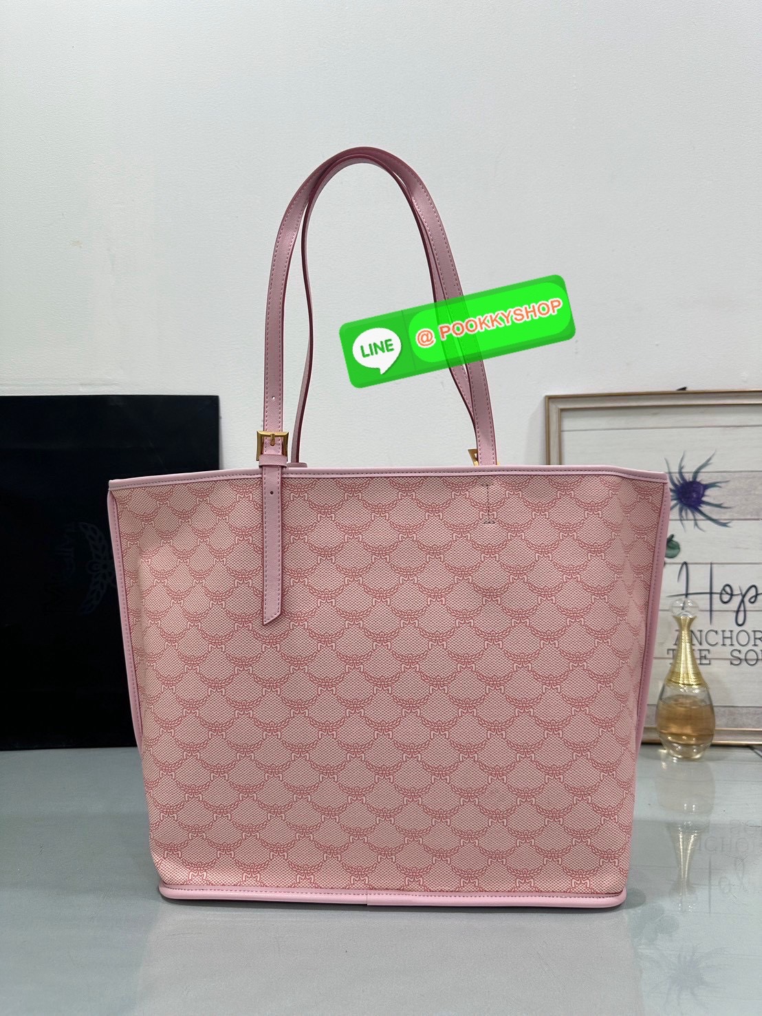 MCM Himmel Shopper in Lauretos • กระเป๋าช้อปเปอร์รุ่นHimmel Shopper • วัสดุ Lauretos Monogram Canvas ลายตัว M + ใบลอเรล เอกลักษณ์ใหม่ของ MCM