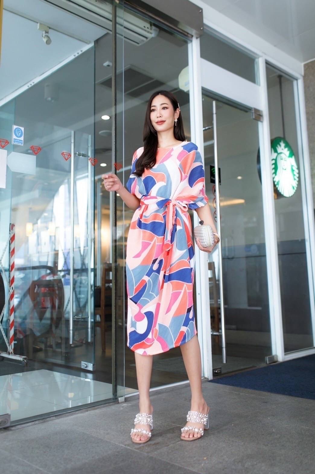 Darino Pleated Dress สวย เรียบหรู ดูแพง แบบคลาสสิค ✨ต้องตัวนี้ค่ะ มินิเดรสไหล่เบี่ยงอัดพลีท ทรงปล่อย งานสวย 👍🏻 แพตเทิร์นเฉลียงข้างทรงสโลป ดีเทลแขนเบี่ยงข้างเดียวเก๋ๆ เนื้อผ้าพลีทเนื้อนิ่ม นุ่ม ใส่สบาย 😉