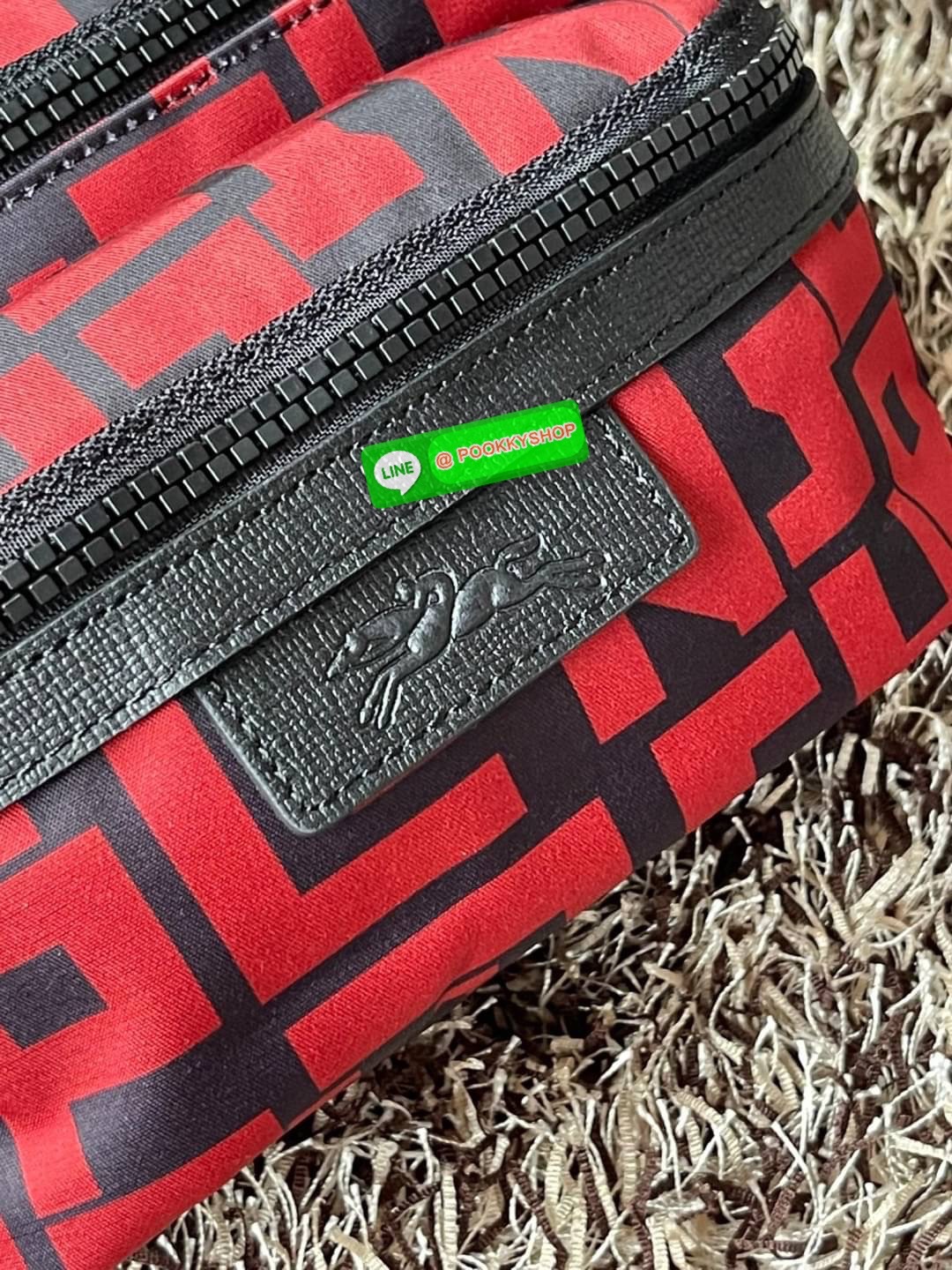 💕LONGCHAMP LE PLIAGE LGP BELT BAG M เท่ห์อย่างมีสไตล์กระเป๋าทรงคาดอกและคาดเอวดีไซน์แนวสปอร์ต เพิ่มความโดดเด่นทันสมัยด้วยลายซิกเนเจอร์ มีช่องซิปที่ใช้งานง่ายช่วยให้คุณหยิบใช้สิ่งของจำเป็นได้อย่างสะดวกและง่ายดาย และผสานสายรัดแบบปรับได้เข้ากับหัวเข็ม