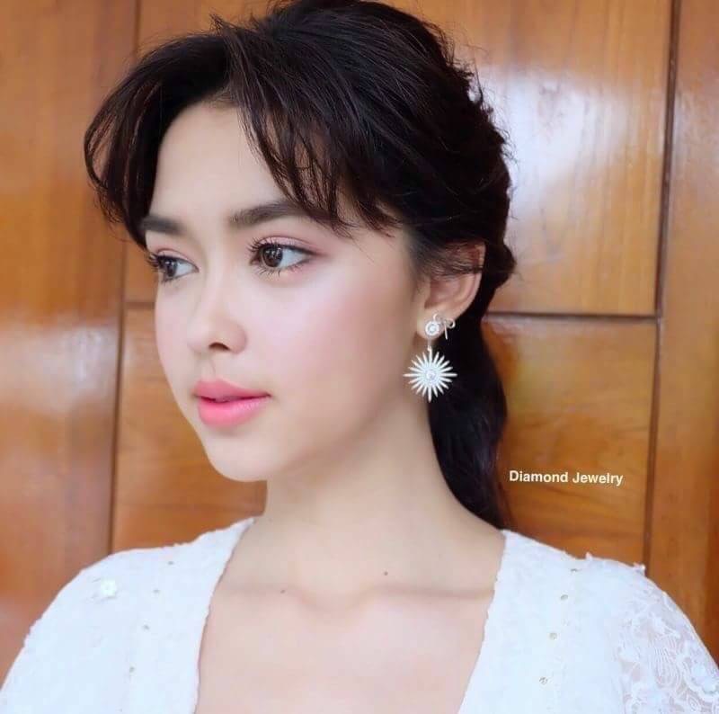 New Arrival !!!!!! Diamond Earring งานเพชร CZ แท้ ดีไซส์งานจิวอ้อมหู งานสวยมากกกก งานสวยมว้ากกกกกถึงมากที่สุดคะ รุ่นนี้แนะนำเลยค่ะ ใส่ออกดูมีราคา เพชรเยอะ วิ้งมากๆๆๆ รับประกันค่ะ ดีไซน์เก๋ไม่เหมือนใคร ไม่โหลค่ะ สวยงามมาก สวยเหมือนเพชรแท้ เพชรน้ำขาวมากๆ ใส