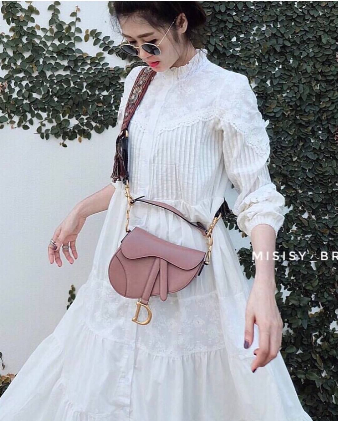 💗CHERISH COLLECTION 💗 มินิเดรสลูกไม้แขนยาวสไตล์สาวเกาหลี เนื้อผ้าคอตตอนอย่างดี ซับในทั้งชุด กระดุมแกะได้จริง ใส่ทรงปล่อยก็น่ารัก หรือ ผูกโบว์ที่เอวโชว์หุ่นสวยๆก็ดูดี เนื้อผ้าดีเกินราคา CF ด่วนๆเลยคร่าาา