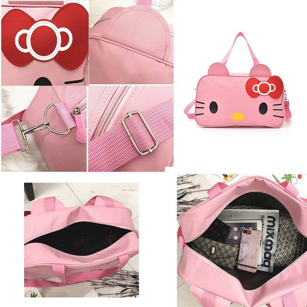 แบบขายดี มาเพิ่มค่ะ กระเป๋าแฟชั่นนำเข้า มาใหม่ พร้อมส่ง กระเป๋าเดินทางลาย KITTY น่ารักมาก วัสดุผ้าร่มกันน้ำ ด้านในใส่ของได้เยอะ ขนาดกำลังดีจะถือหรือสะพายก็สะดวก ใบนี้สุดคุ้มมากจ้า