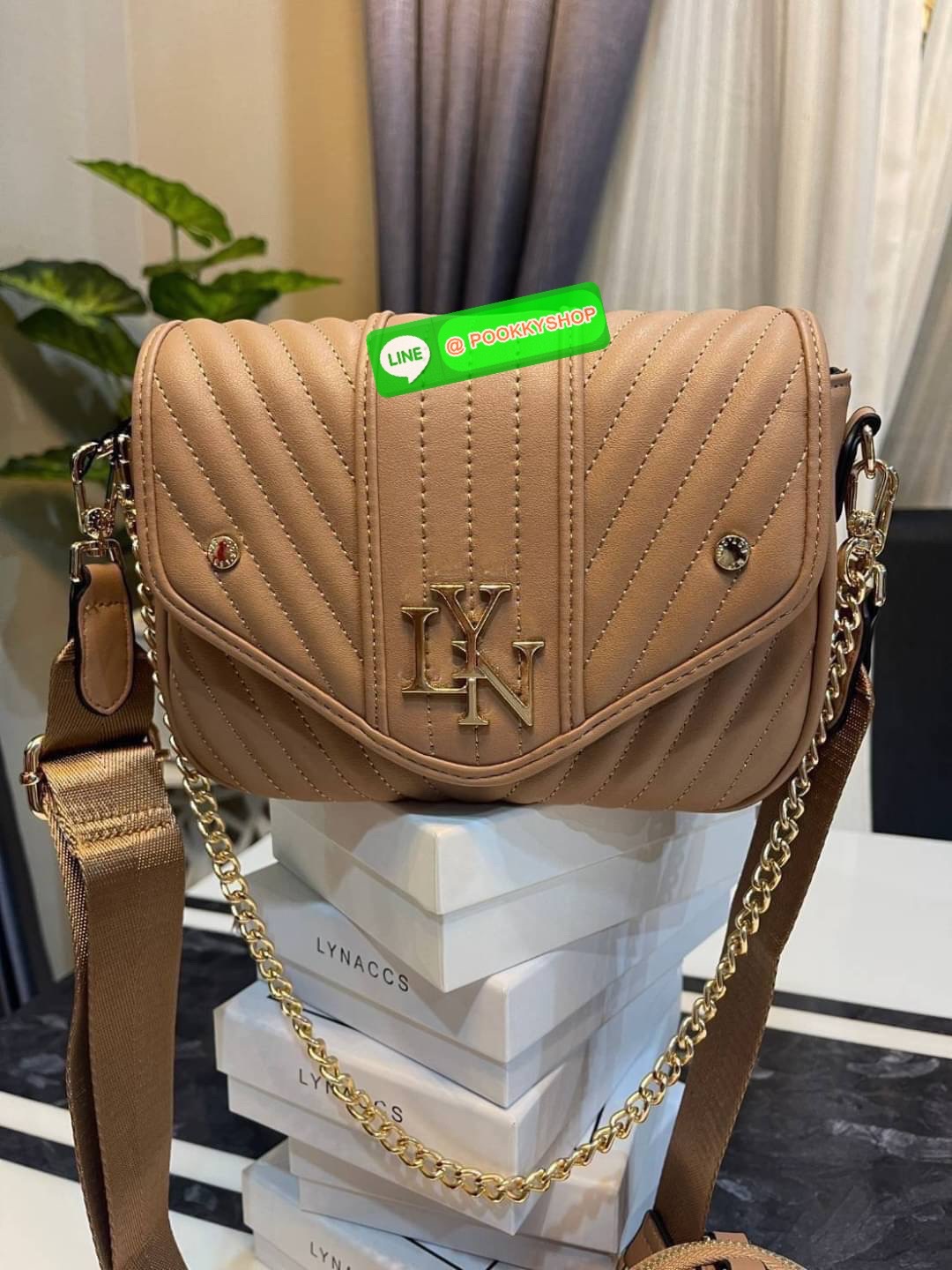 กระเป๋า Lyn สะพายข้าง แถมใบลูก คอลเล็คชั่นใหม่ ซื้อ 1 ได้ถึง 2