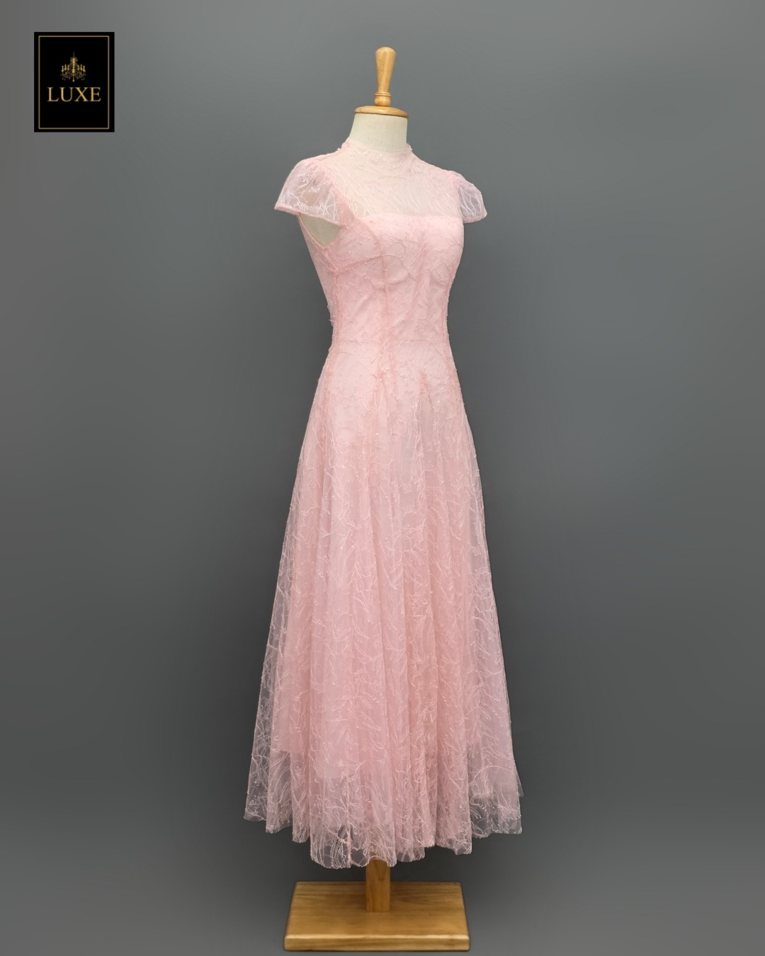 เดรสแฟชั่น เดรสเสื้อคอกลมแขนเต่อ กระโปรงบาน ดีเทลซีทรูที่บ่าและแขน