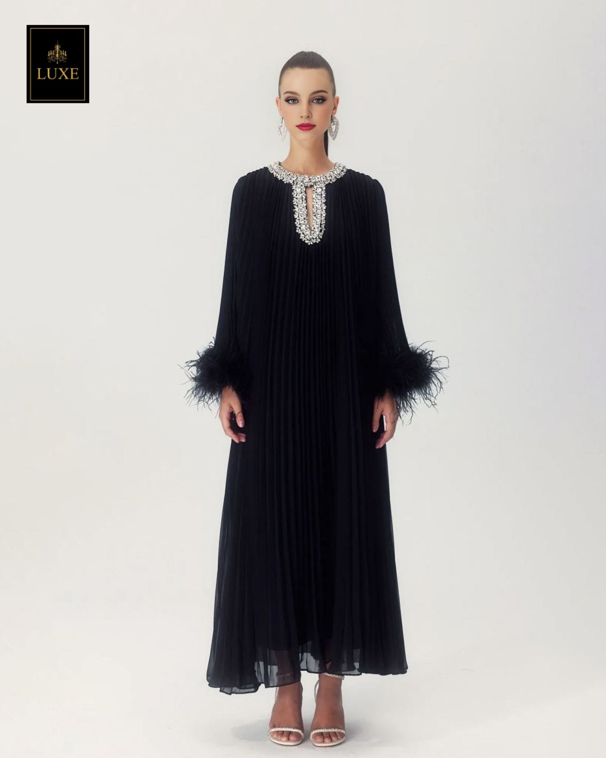 เดรสแฟชั่น เดรสแขนยาว กระโปรงบานตัวปล่อย คัตติ้งประณีต กรุยกราย