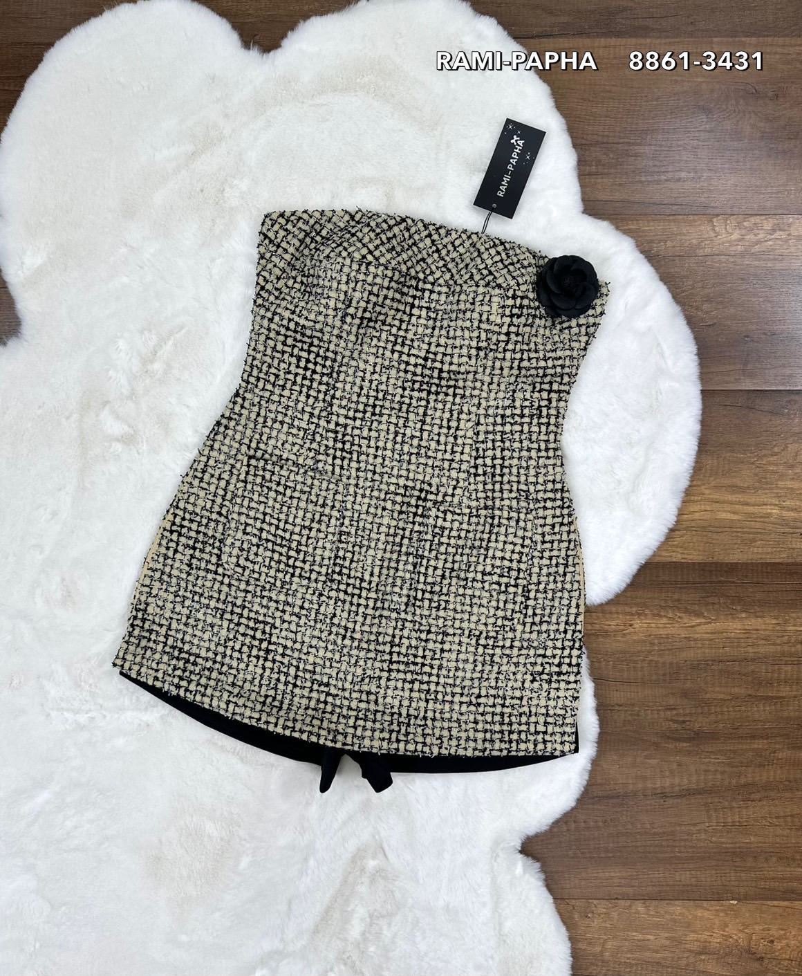 ชุดเซทแฟชั่น เสื้อเกาะอกตัวยาว เนื้อผ้าทวีตสีสวยมาก มีกระเป๋าหน้าใช้งานได้จริงทั้งสองด้าน